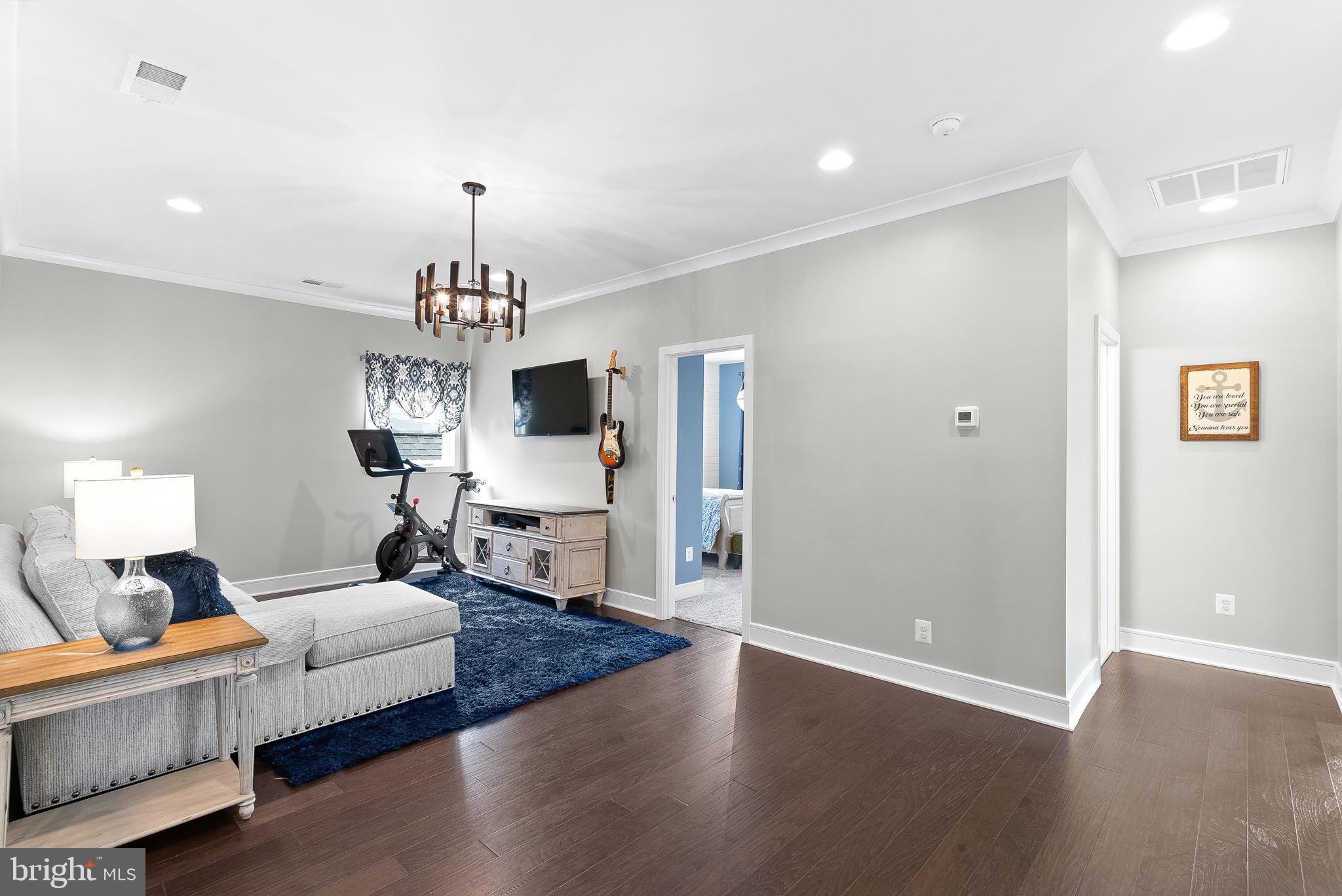 MEADOWBROOK - Residential