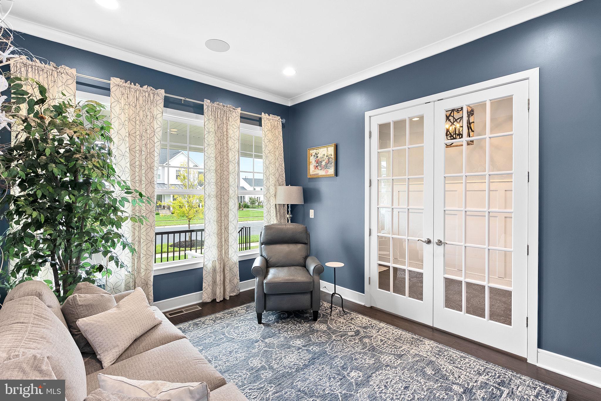 MEADOWBROOK - Residential