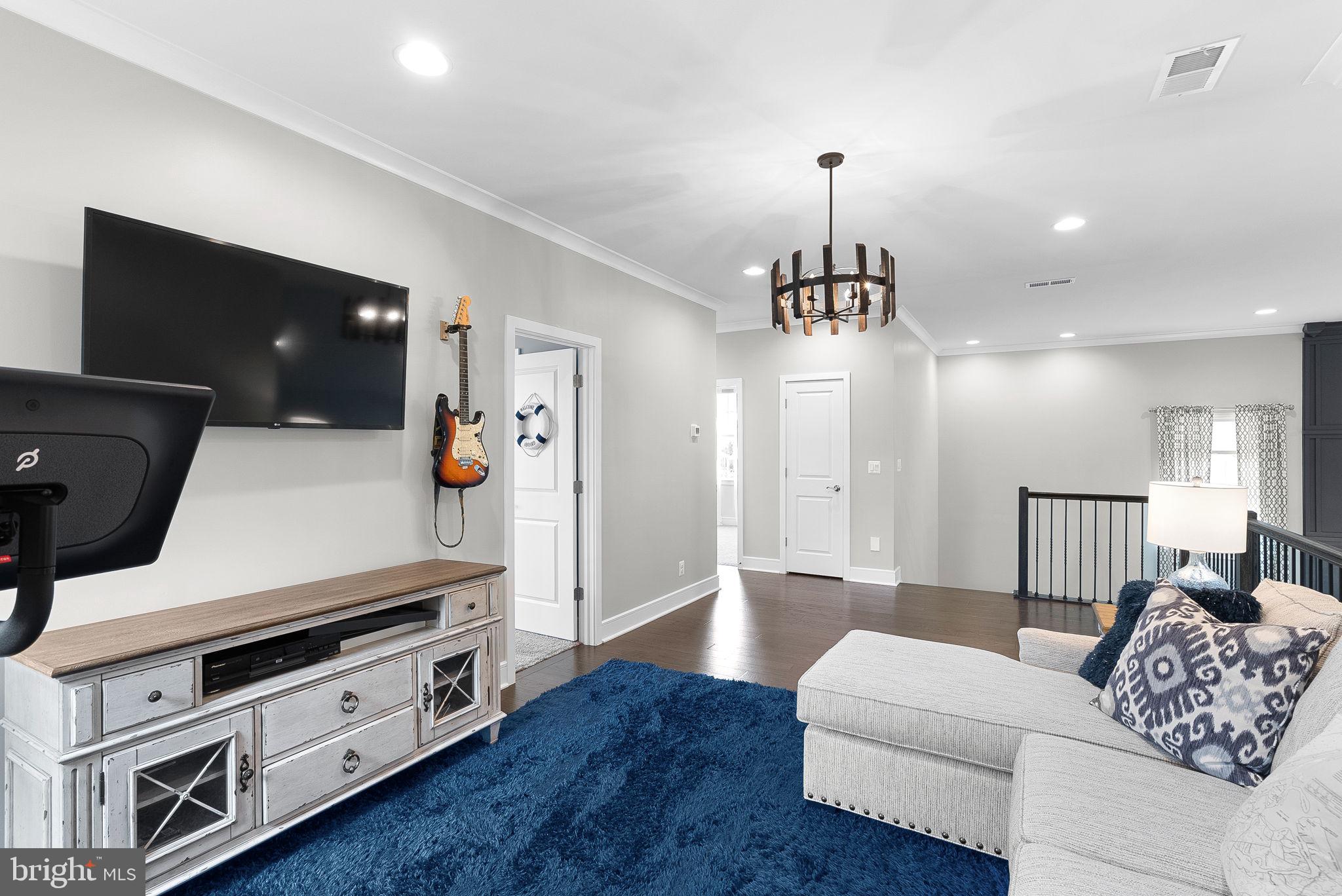 MEADOWBROOK - Residential