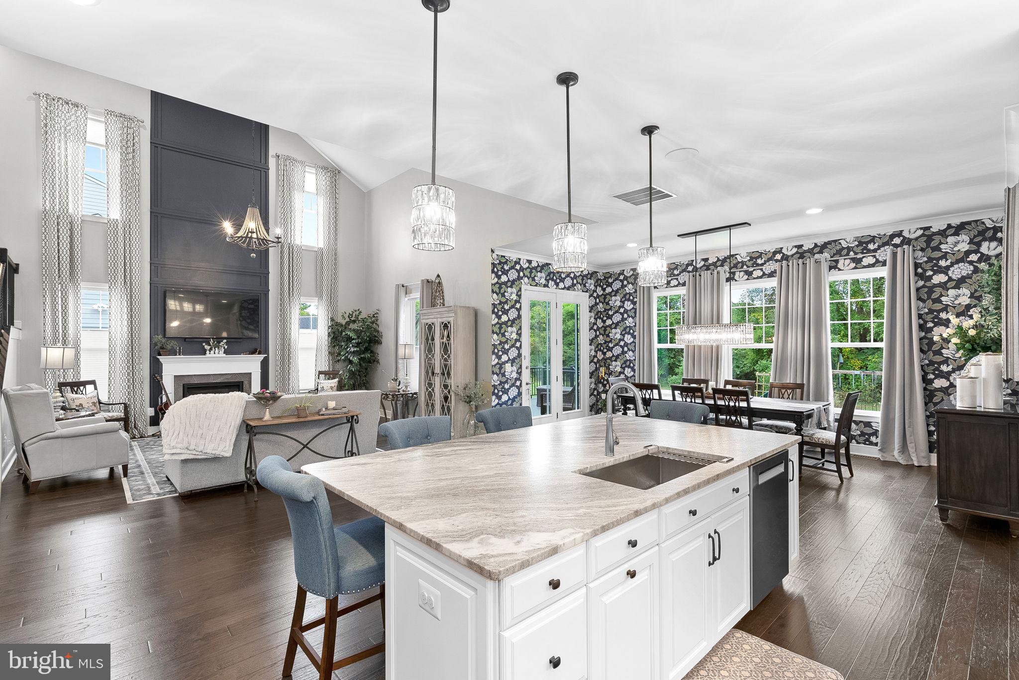 MEADOWBROOK - Residential