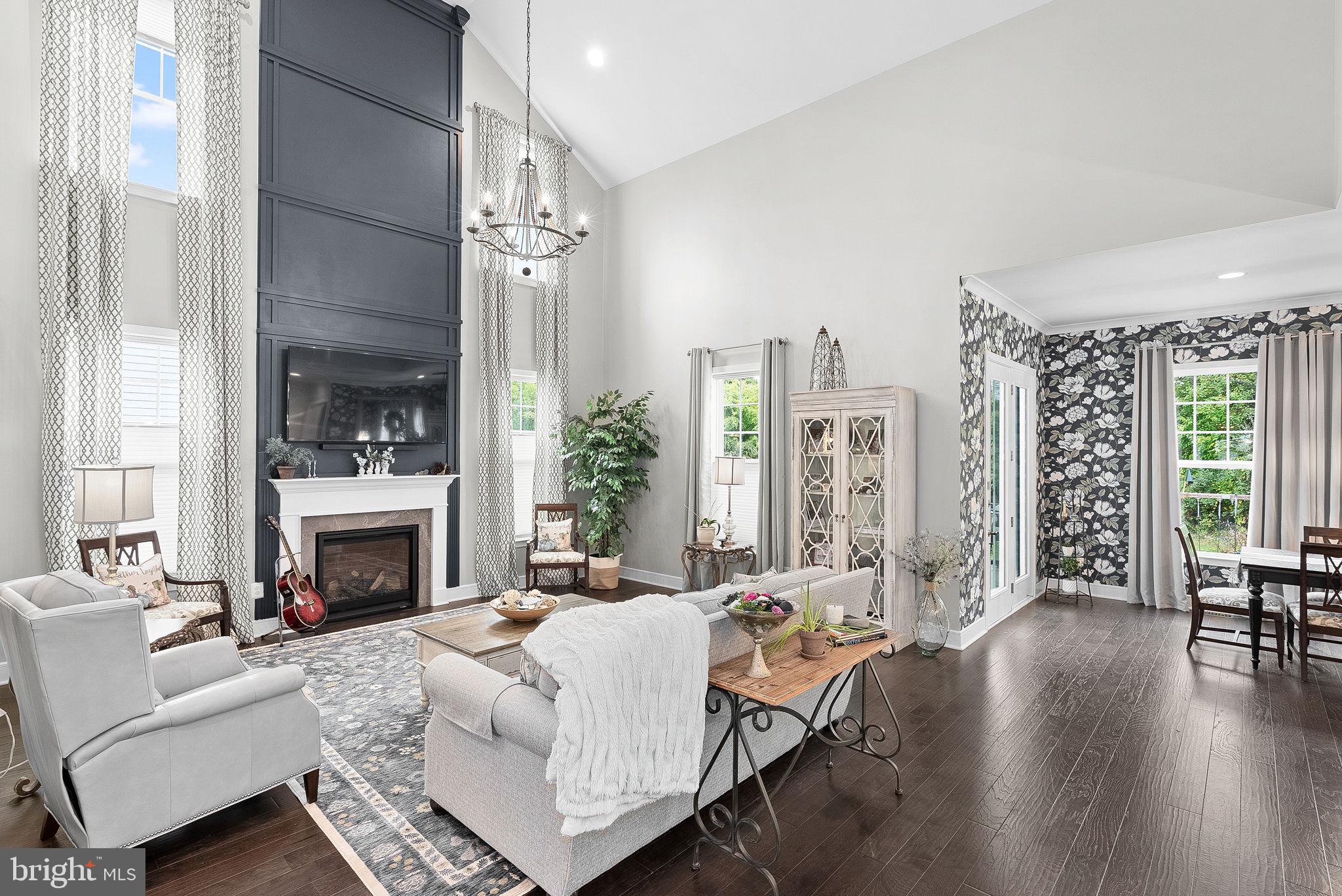 MEADOWBROOK - Residential