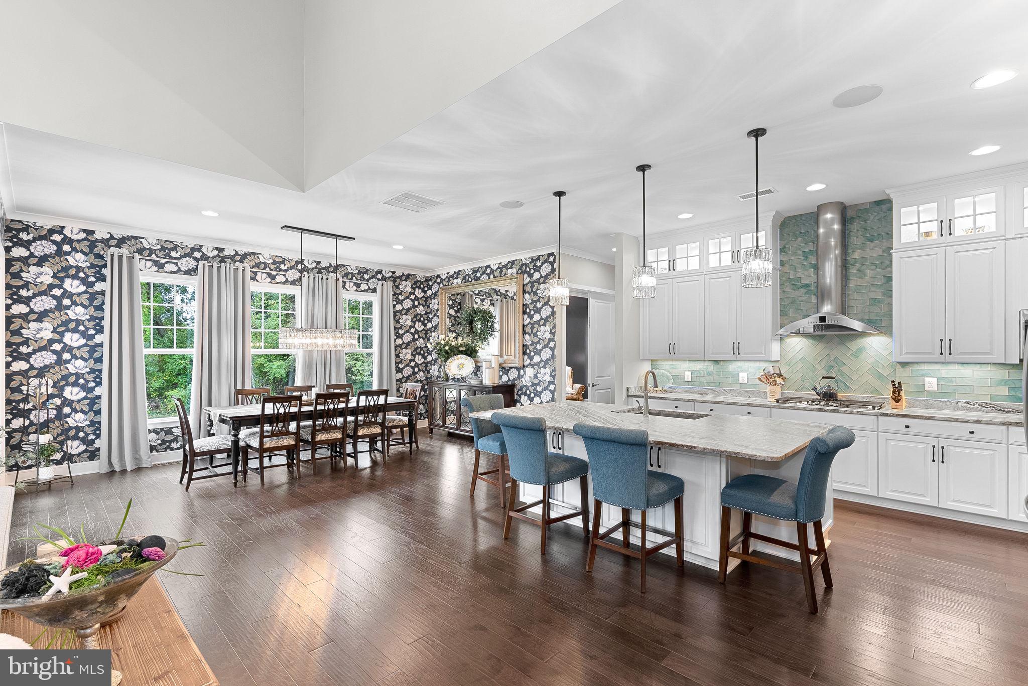 MEADOWBROOK - Residential