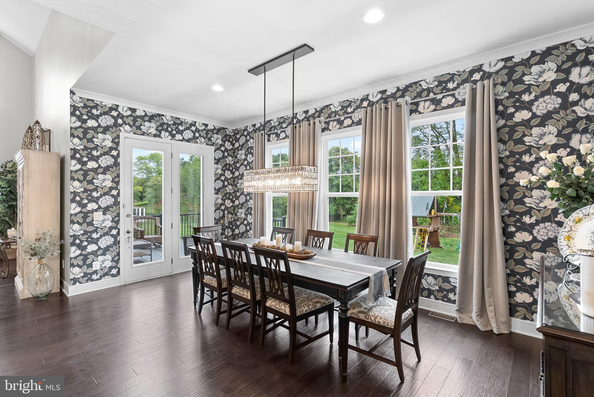 MEADOWBROOK - Residential