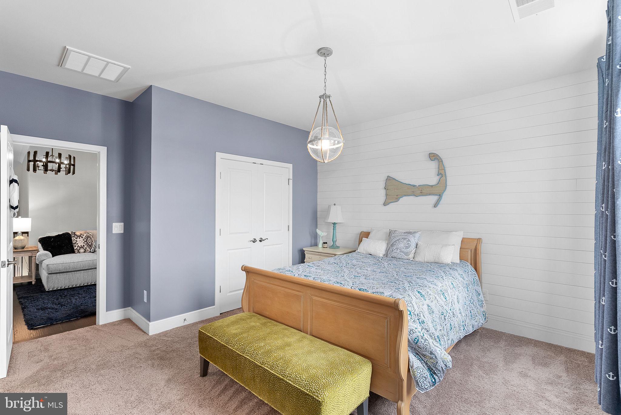 MEADOWBROOK - Residential