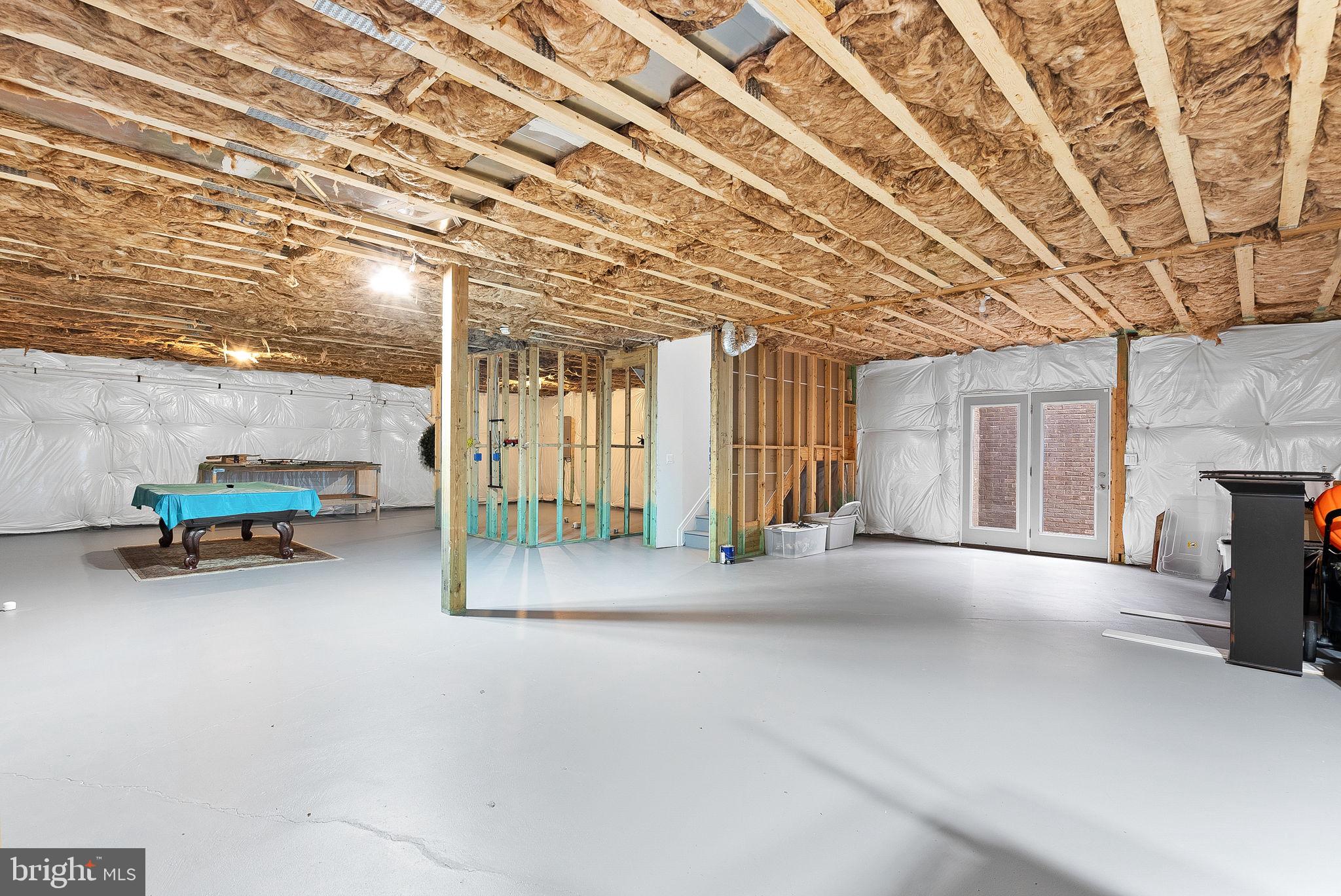 MEADOWBROOK - Residential