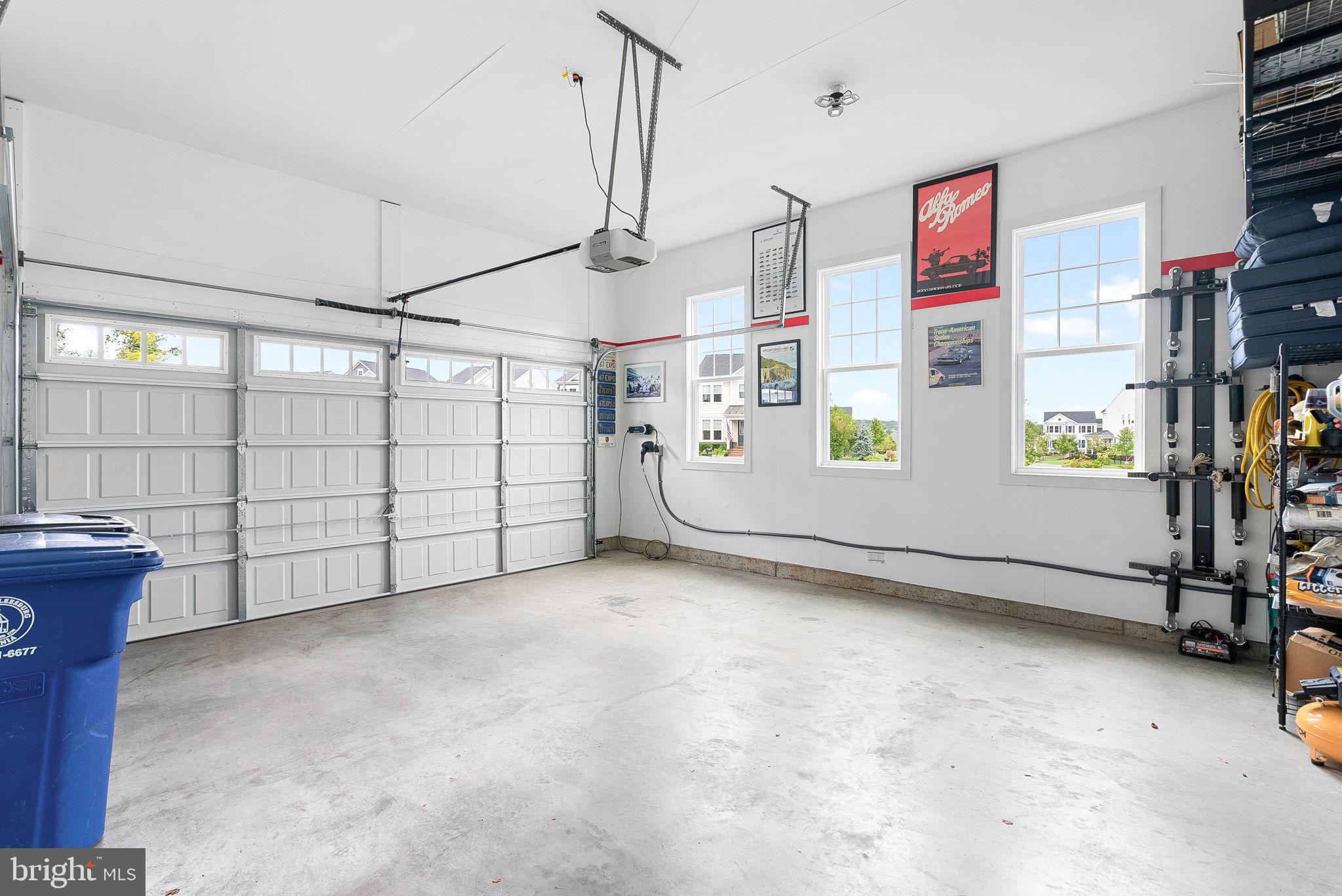 MEADOWBROOK - Residential