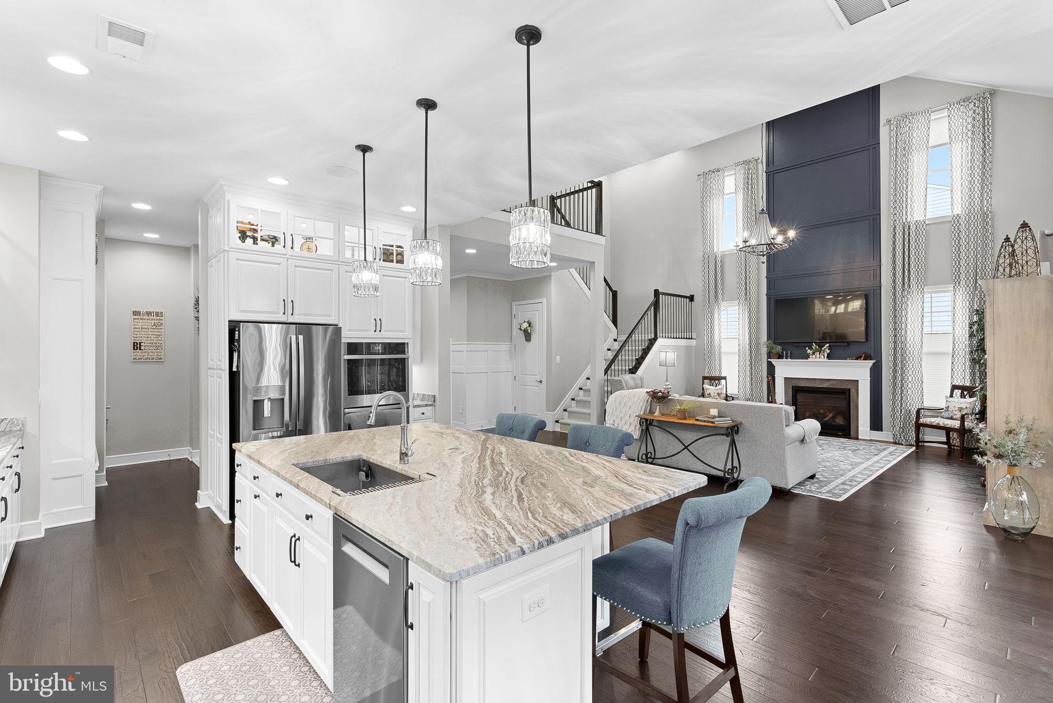 MEADOWBROOK - Residential