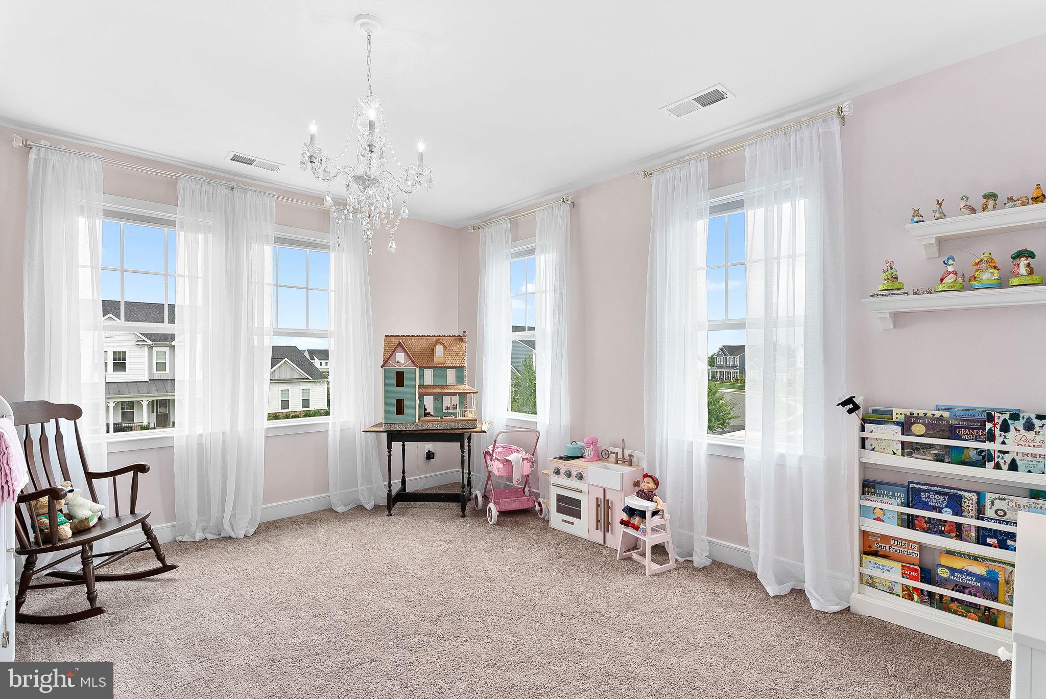 MEADOWBROOK - Residential