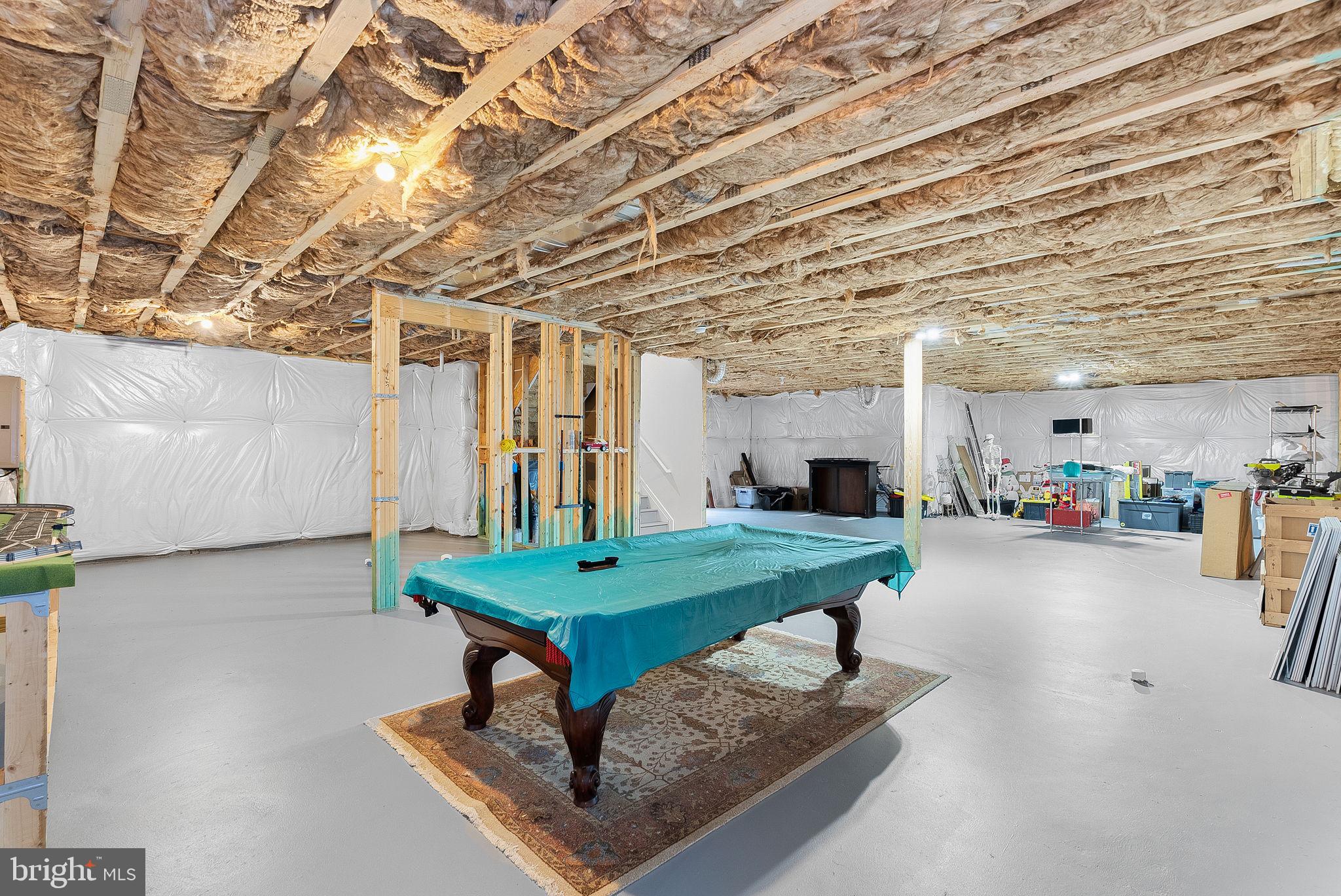 MEADOWBROOK - Residential