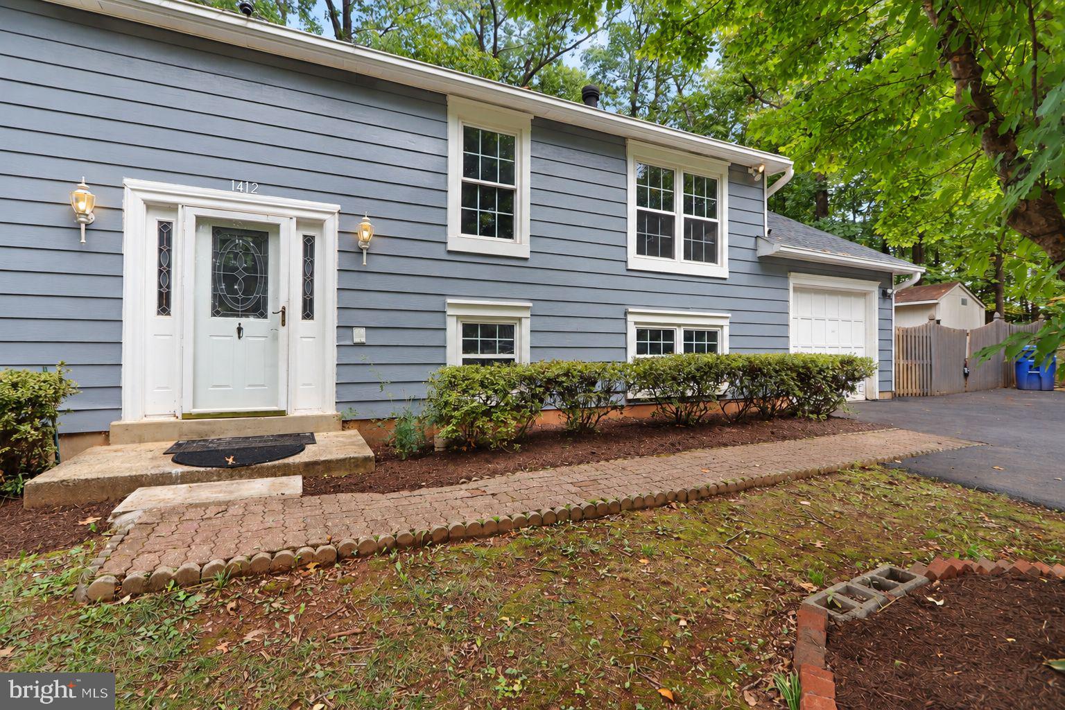 1412 BAYSHIRE LANE