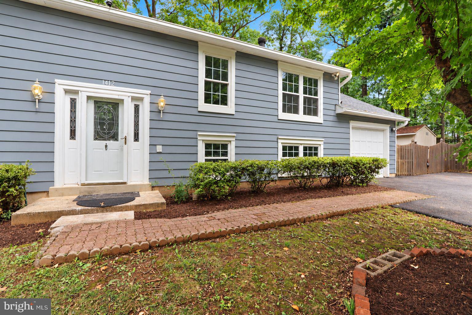 1412 BAYSHIRE LANE