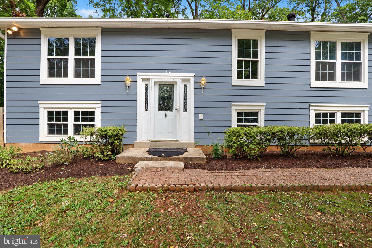 1412 BAYSHIRE LANE