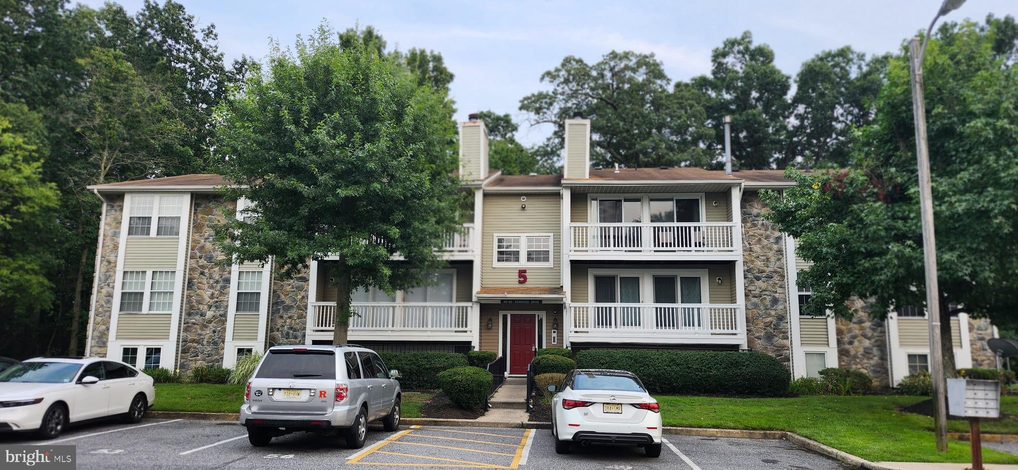 54 KENWOOD DR