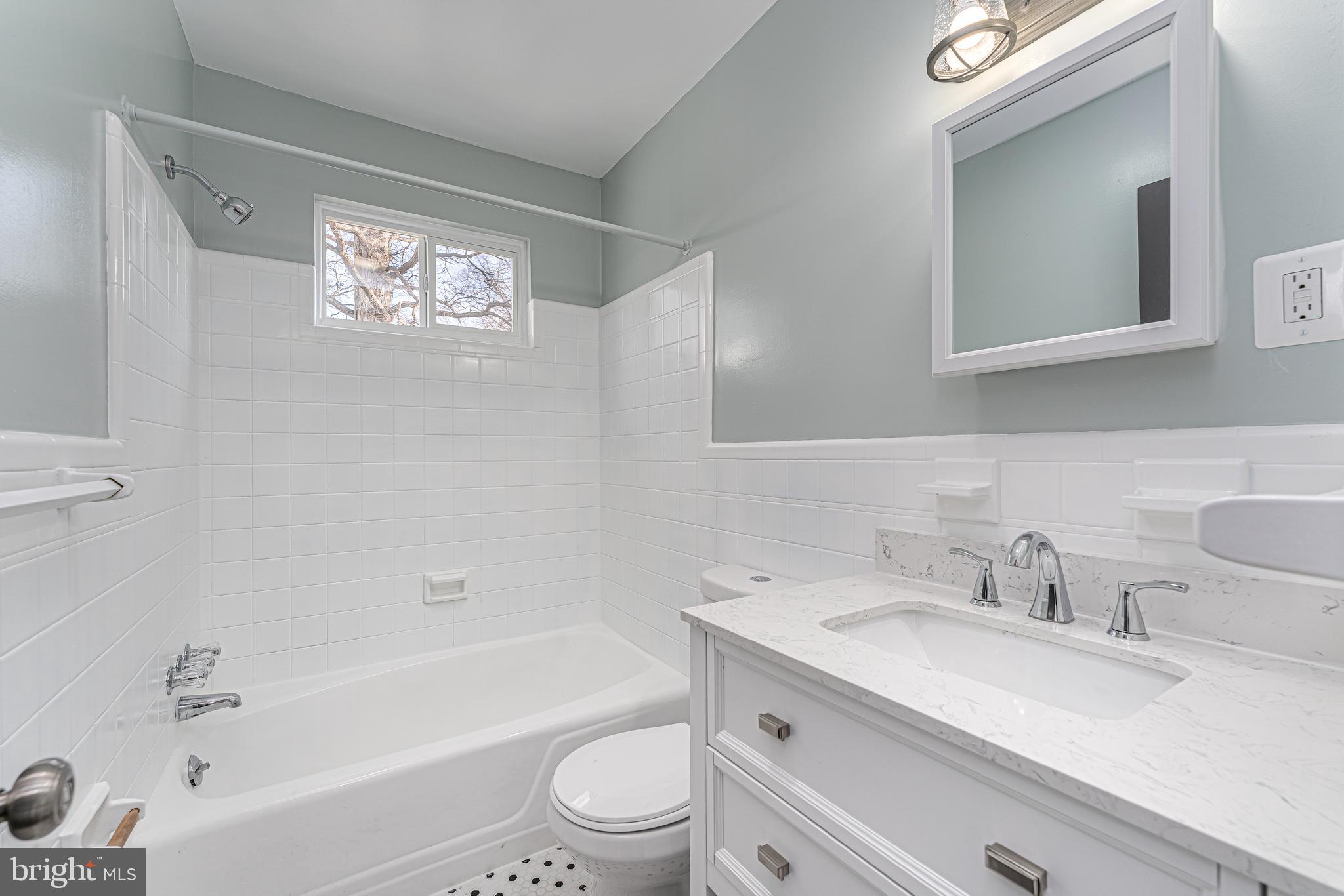 BARNABY MANOR OAKS - Residential