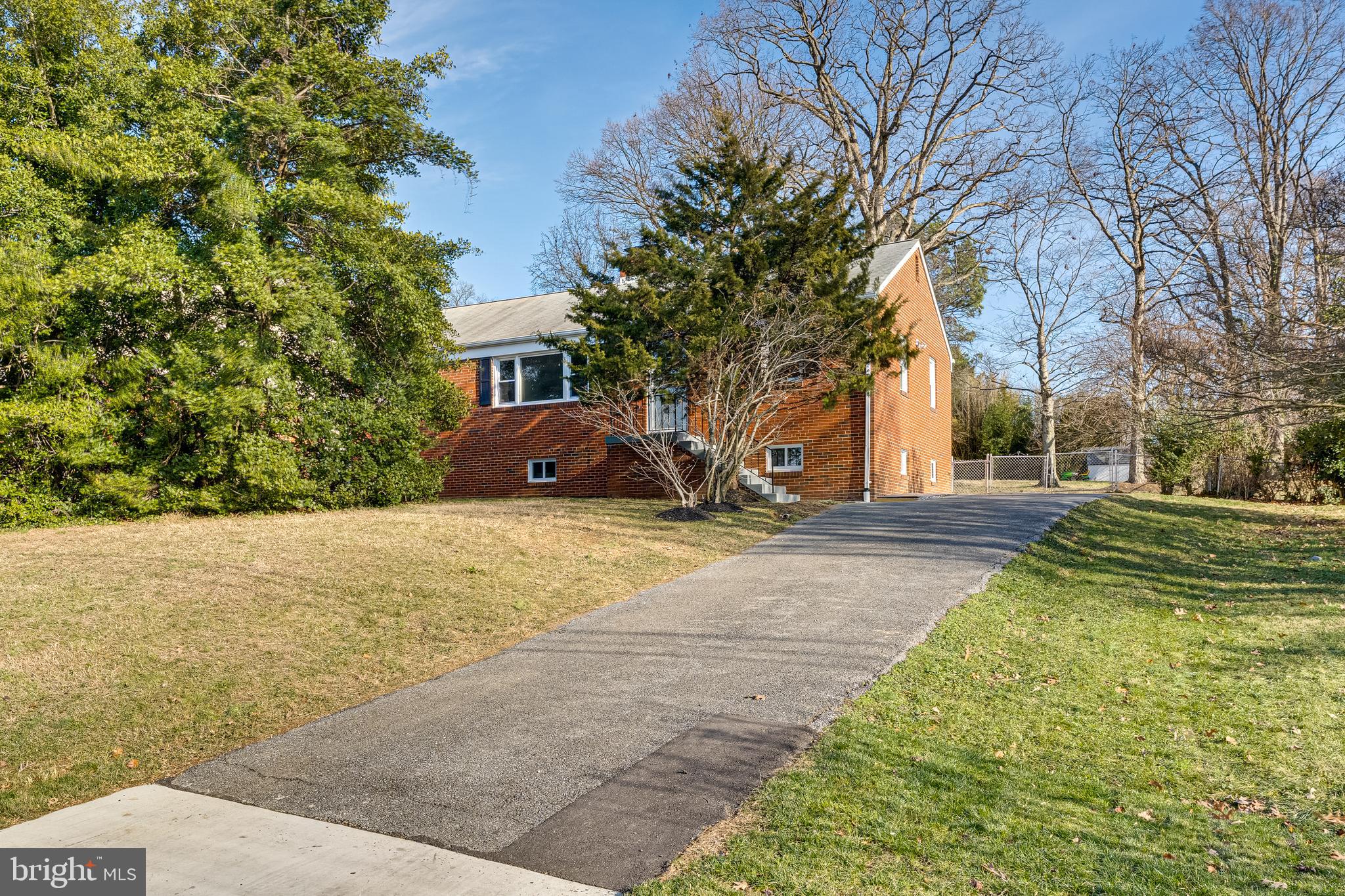 BARNABY MANOR OAKS - Residential