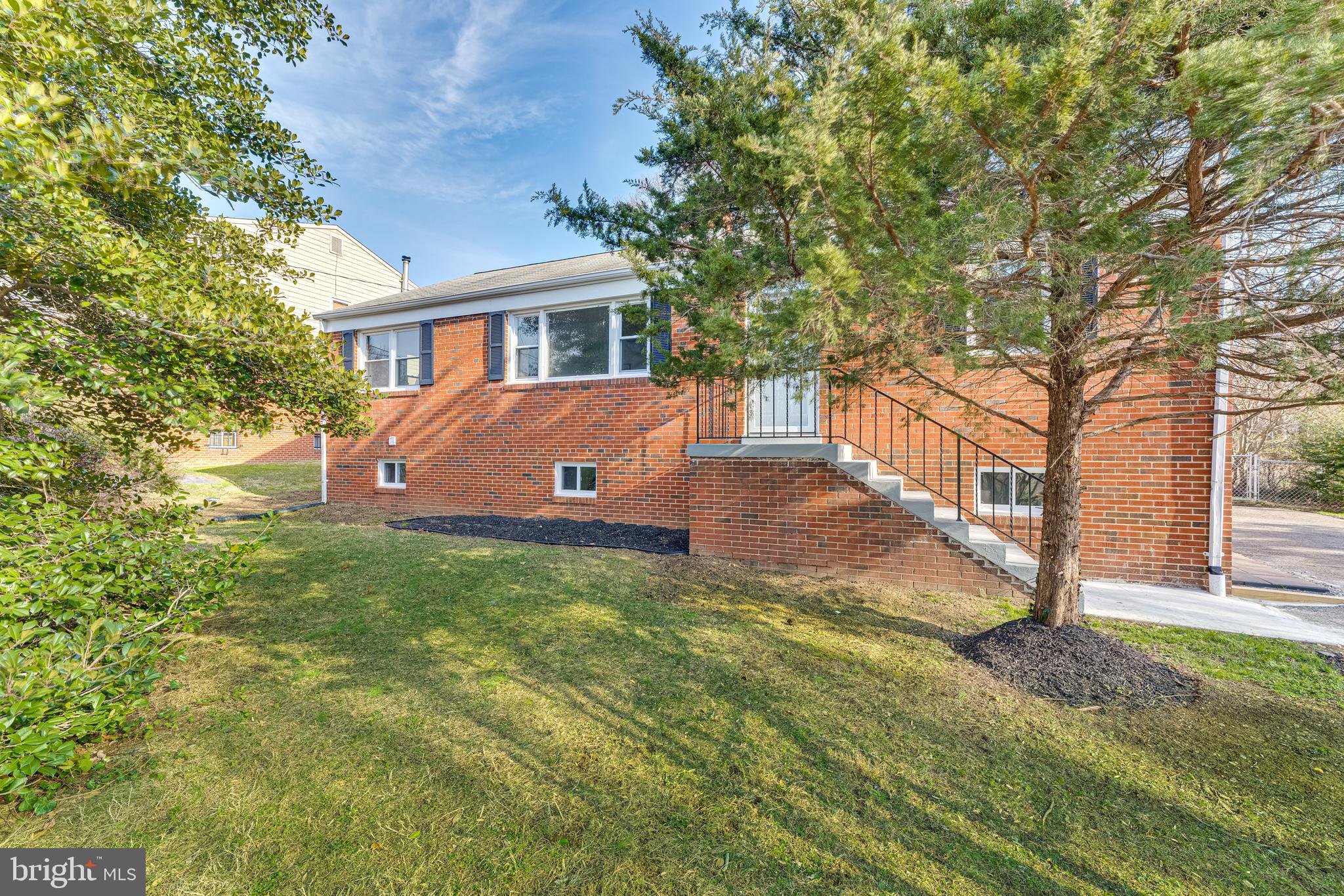 BARNABY MANOR OAKS - Residential