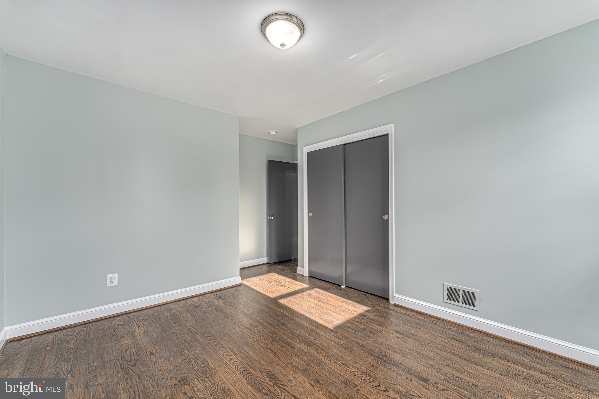 BARNABY MANOR OAKS - Residential