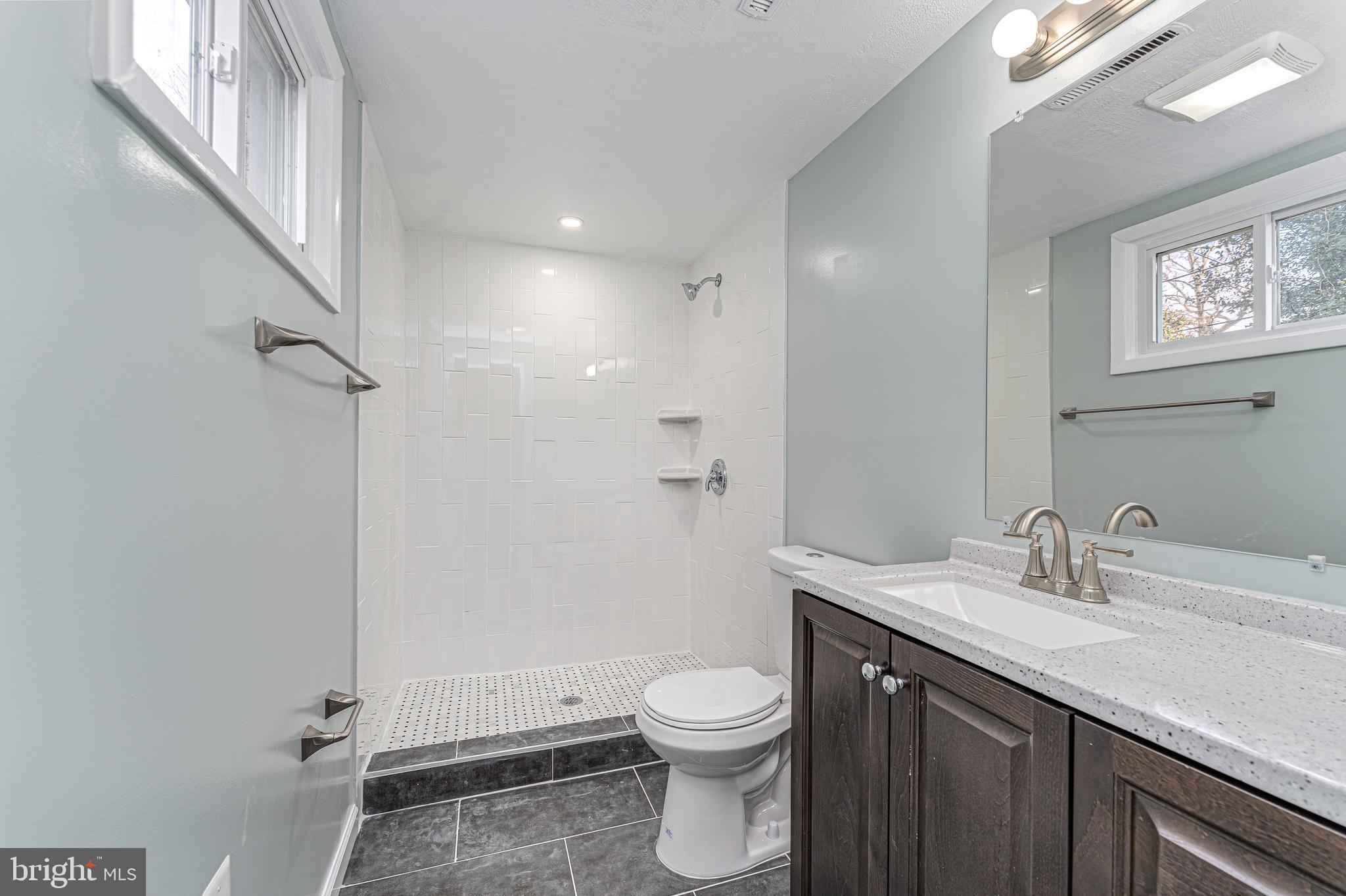 BARNABY MANOR OAKS - Residential