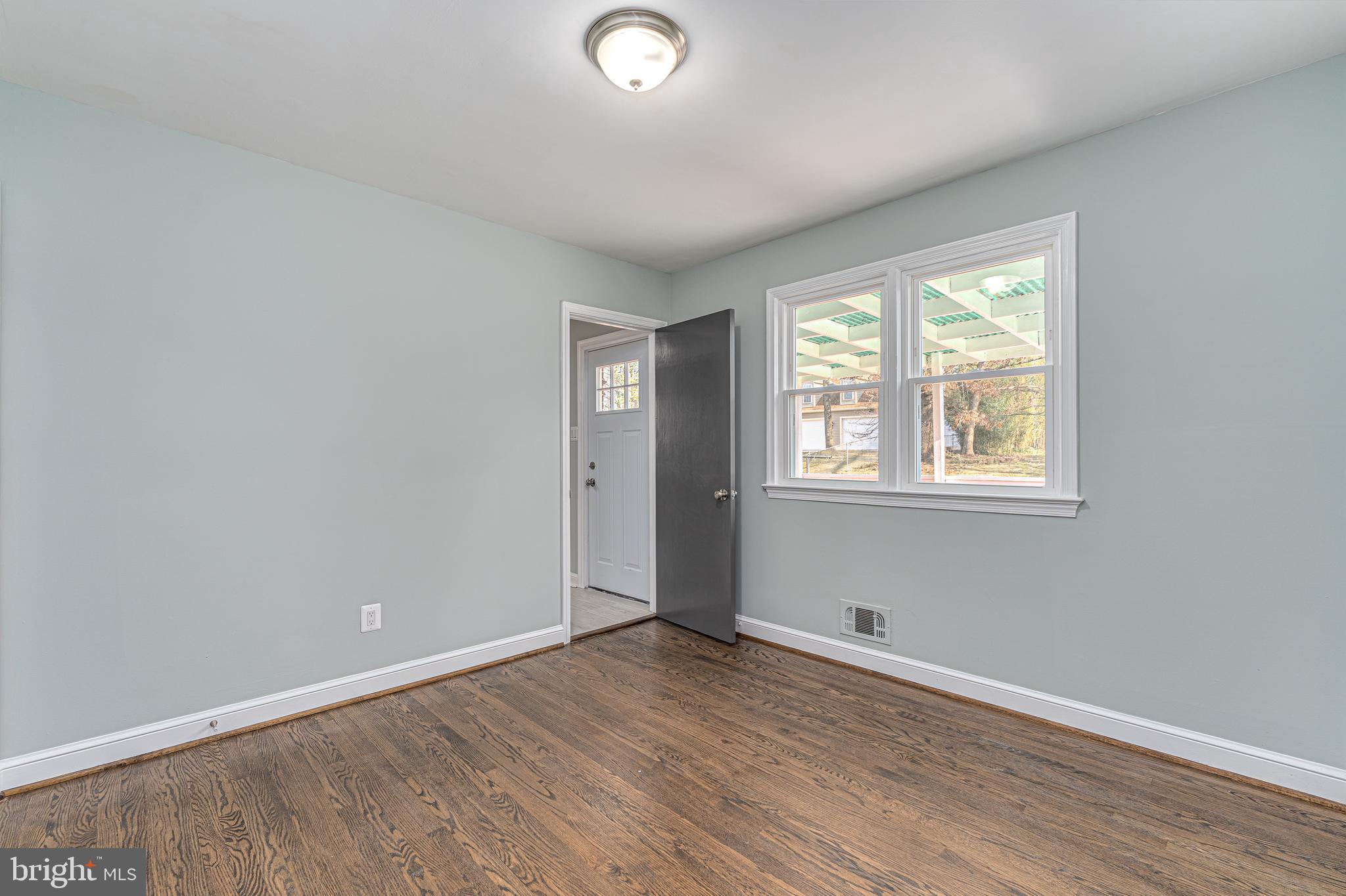 BARNABY MANOR OAKS - Residential