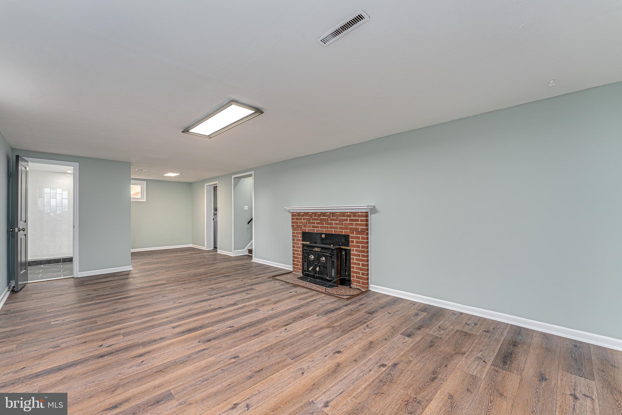 BARNABY MANOR OAKS - Residential