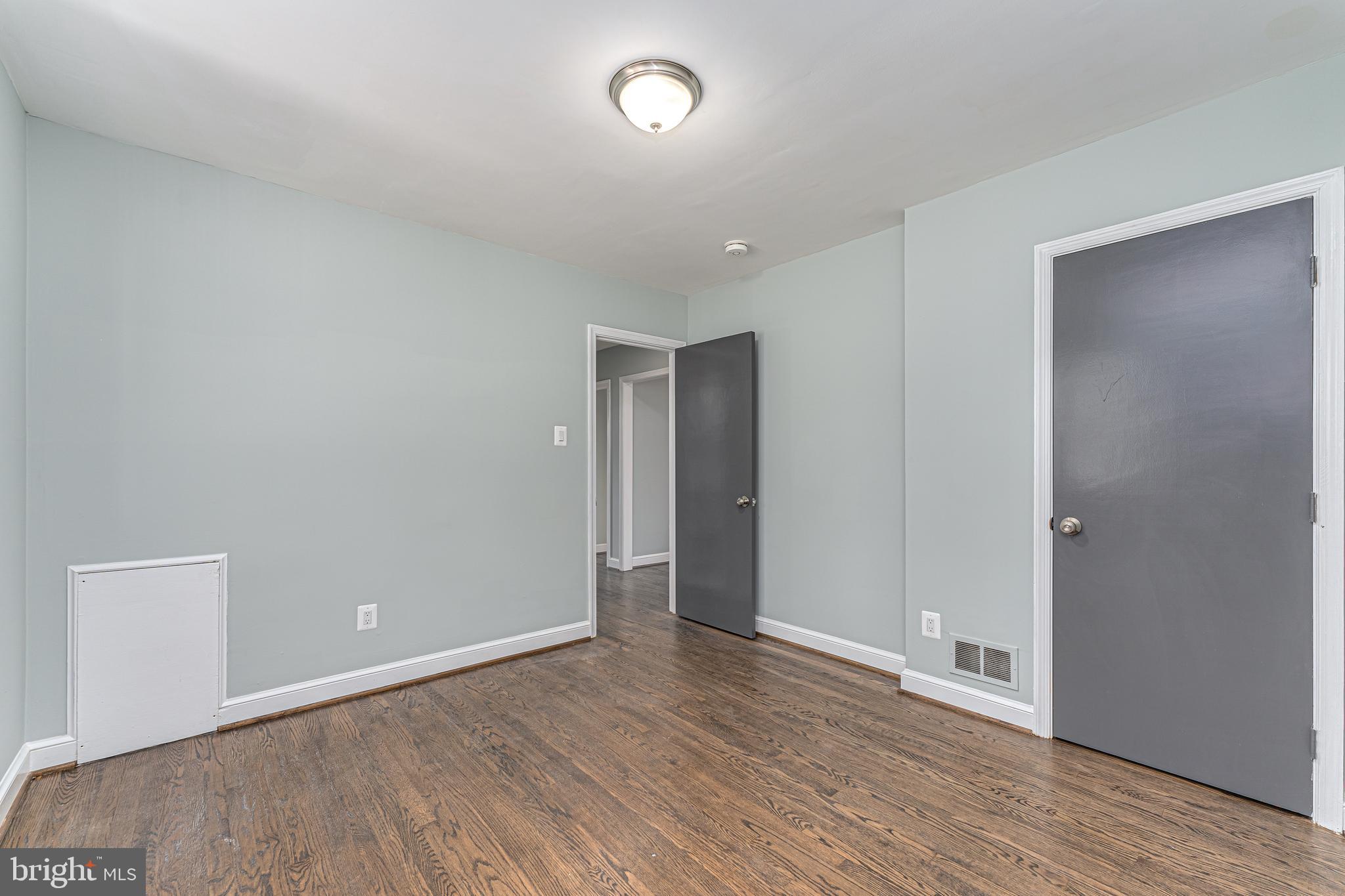 BARNABY MANOR OAKS - Residential