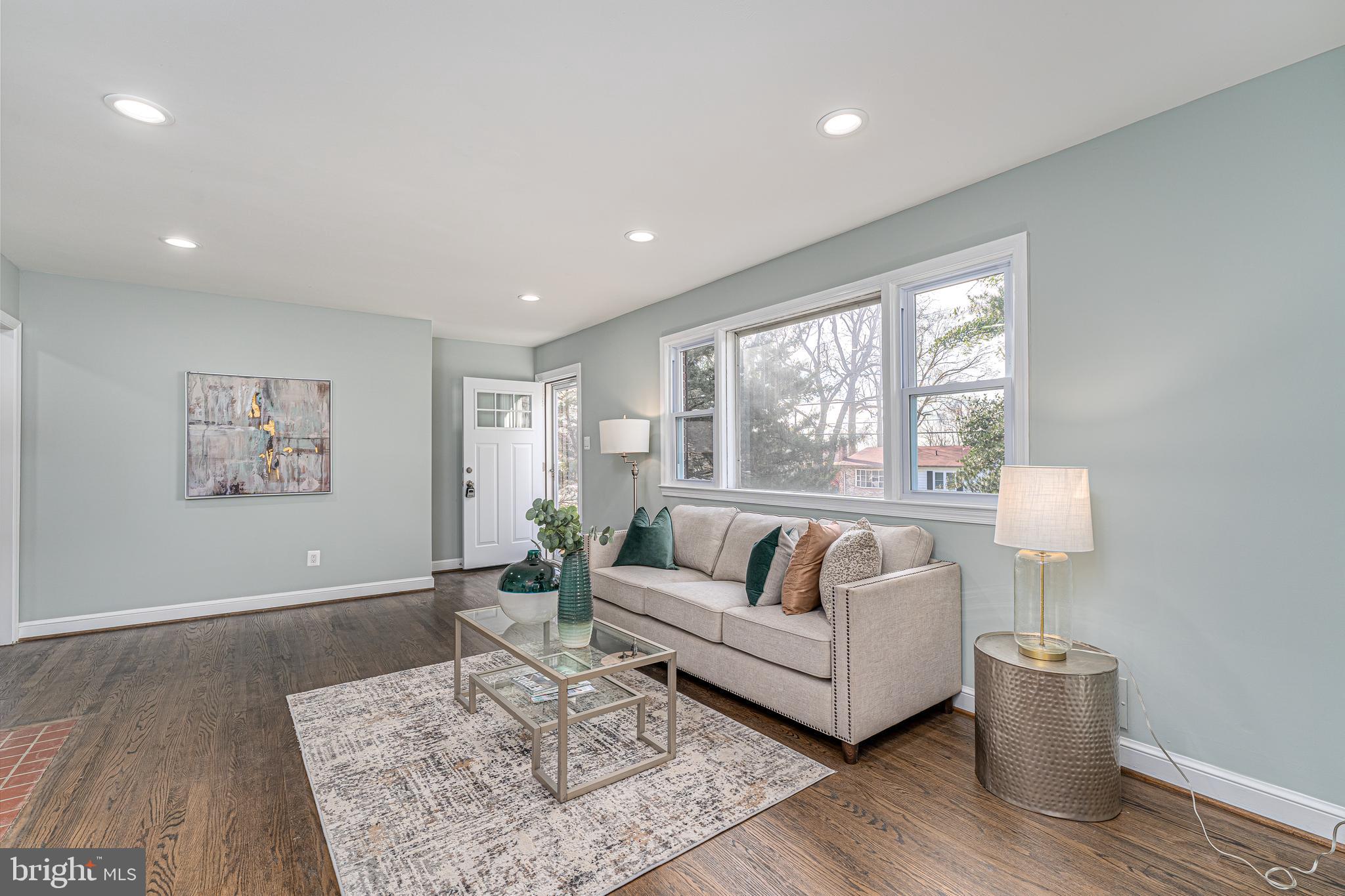 BARNABY MANOR OAKS - Residential