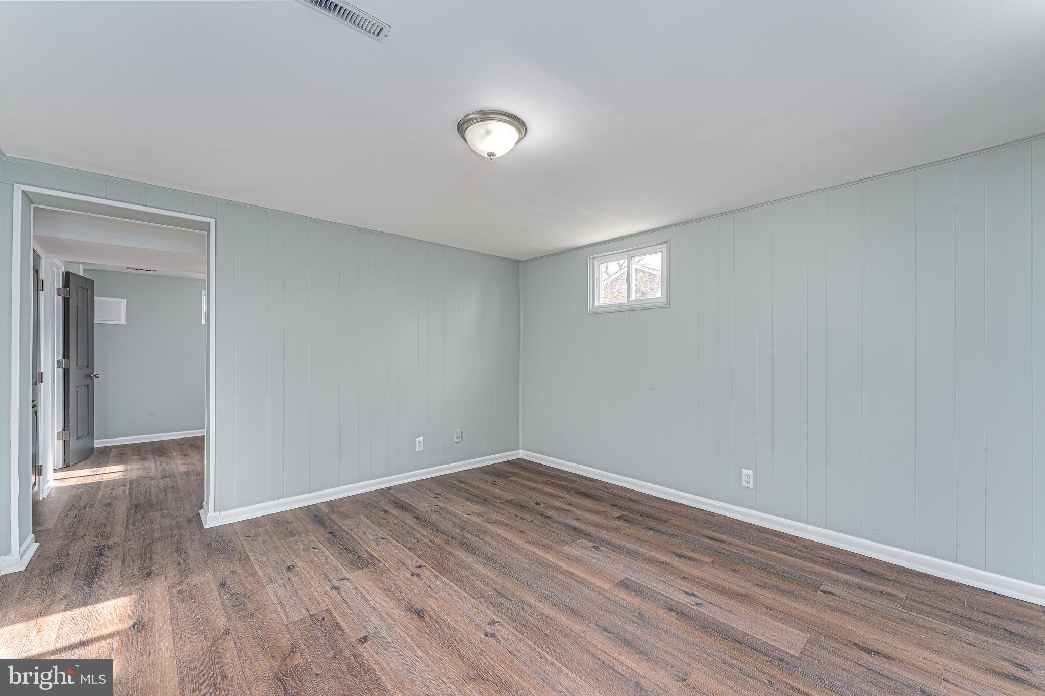 BARNABY MANOR OAKS - Residential