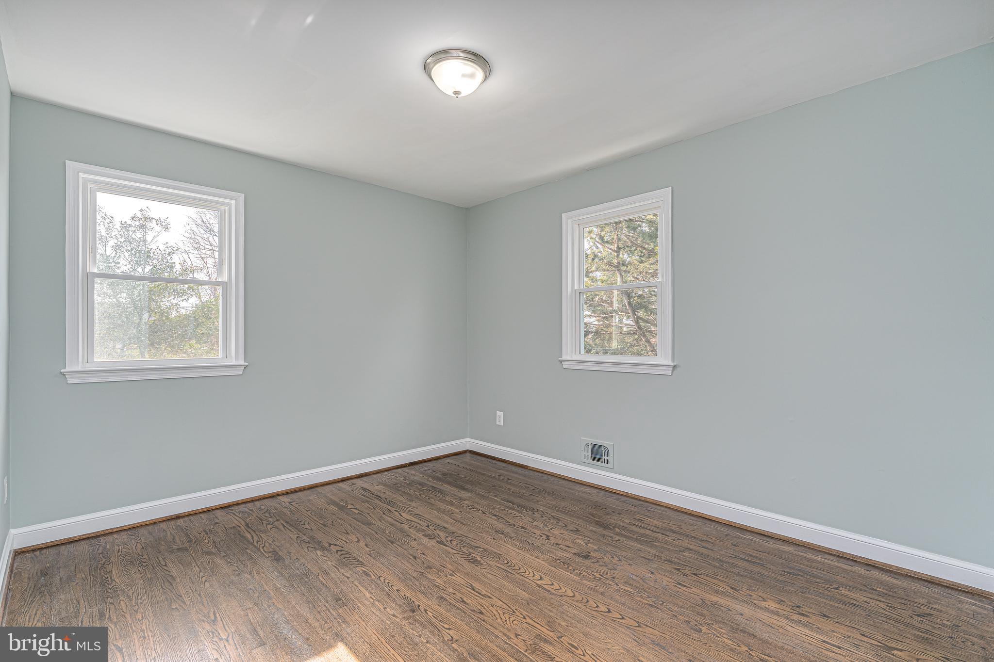 BARNABY MANOR OAKS - Residential