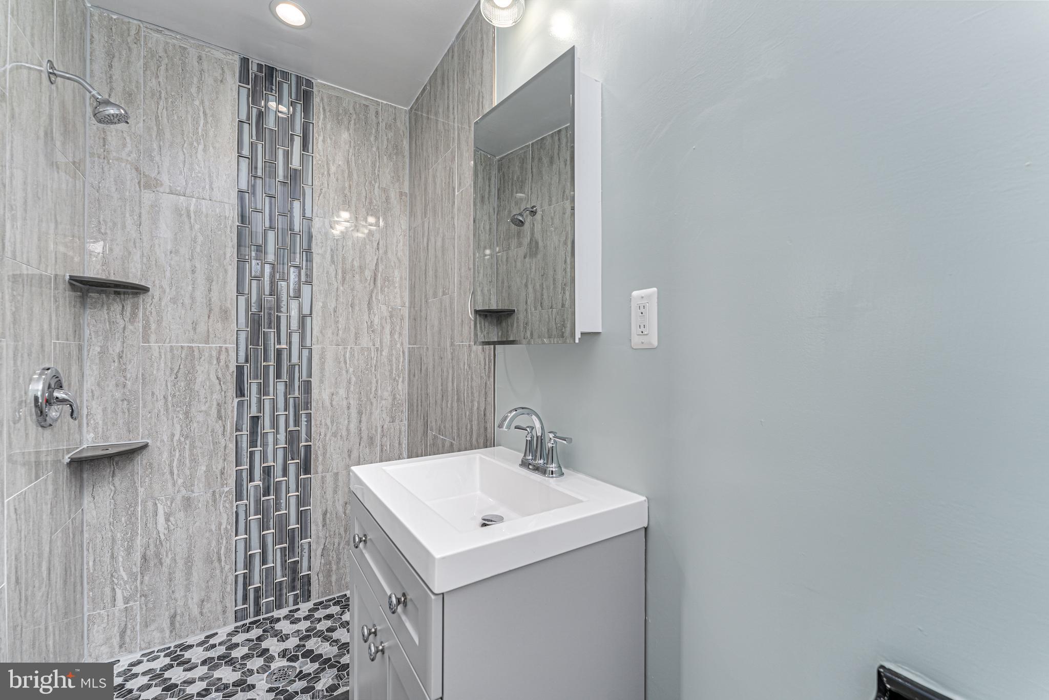 BARNABY MANOR OAKS - Residential