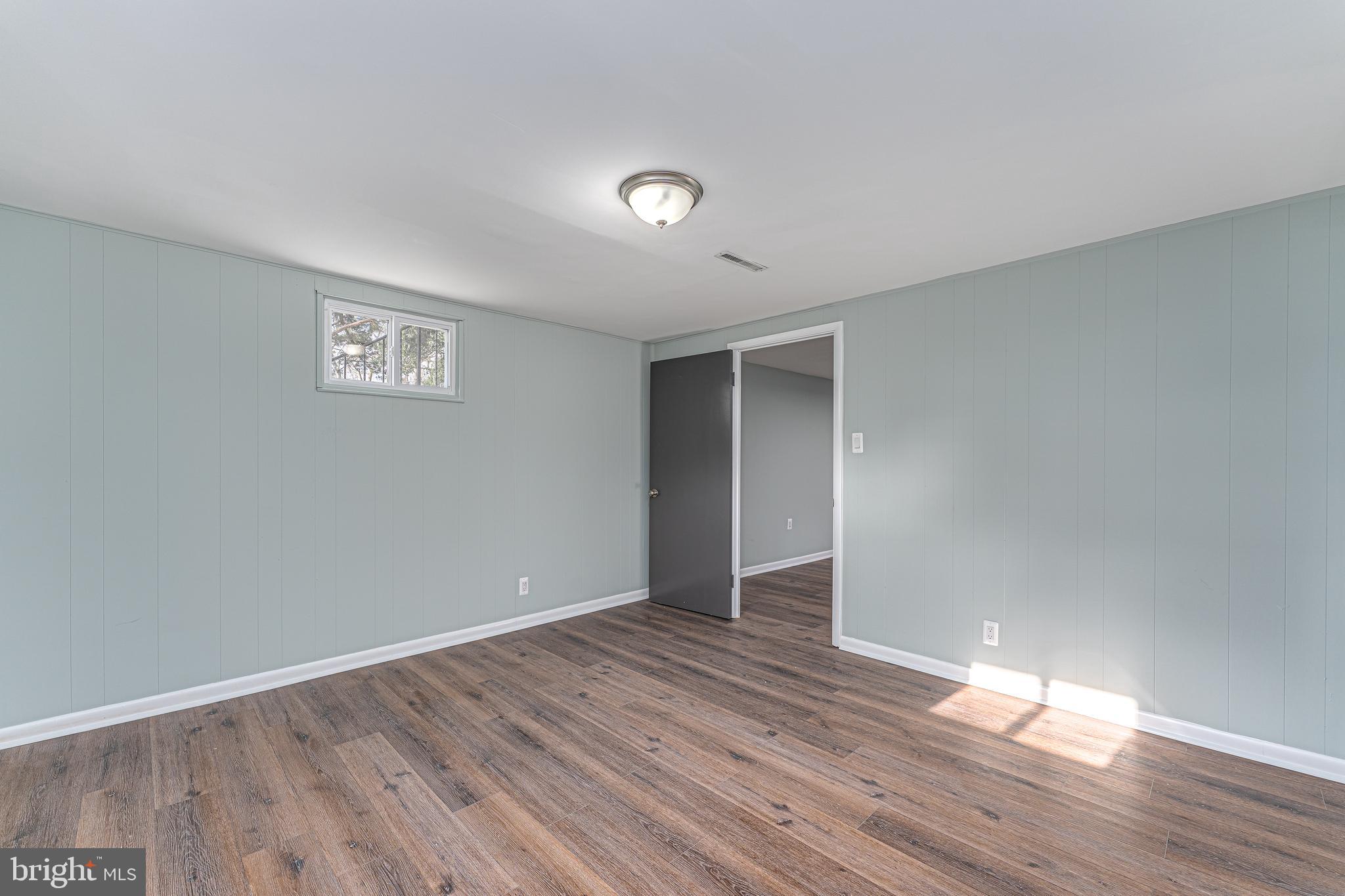 BARNABY MANOR OAKS - Residential