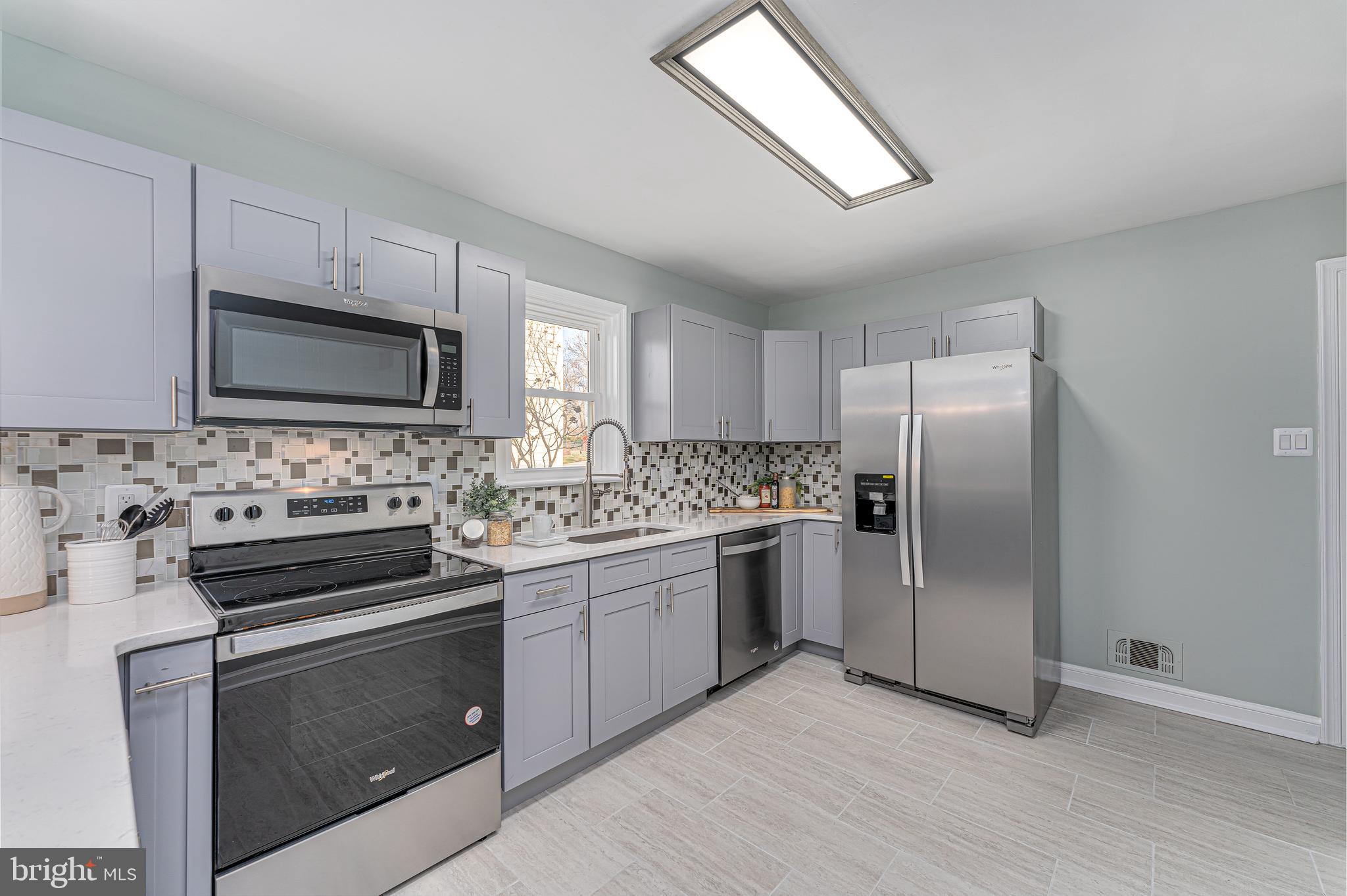 BARNABY MANOR OAKS - Residential