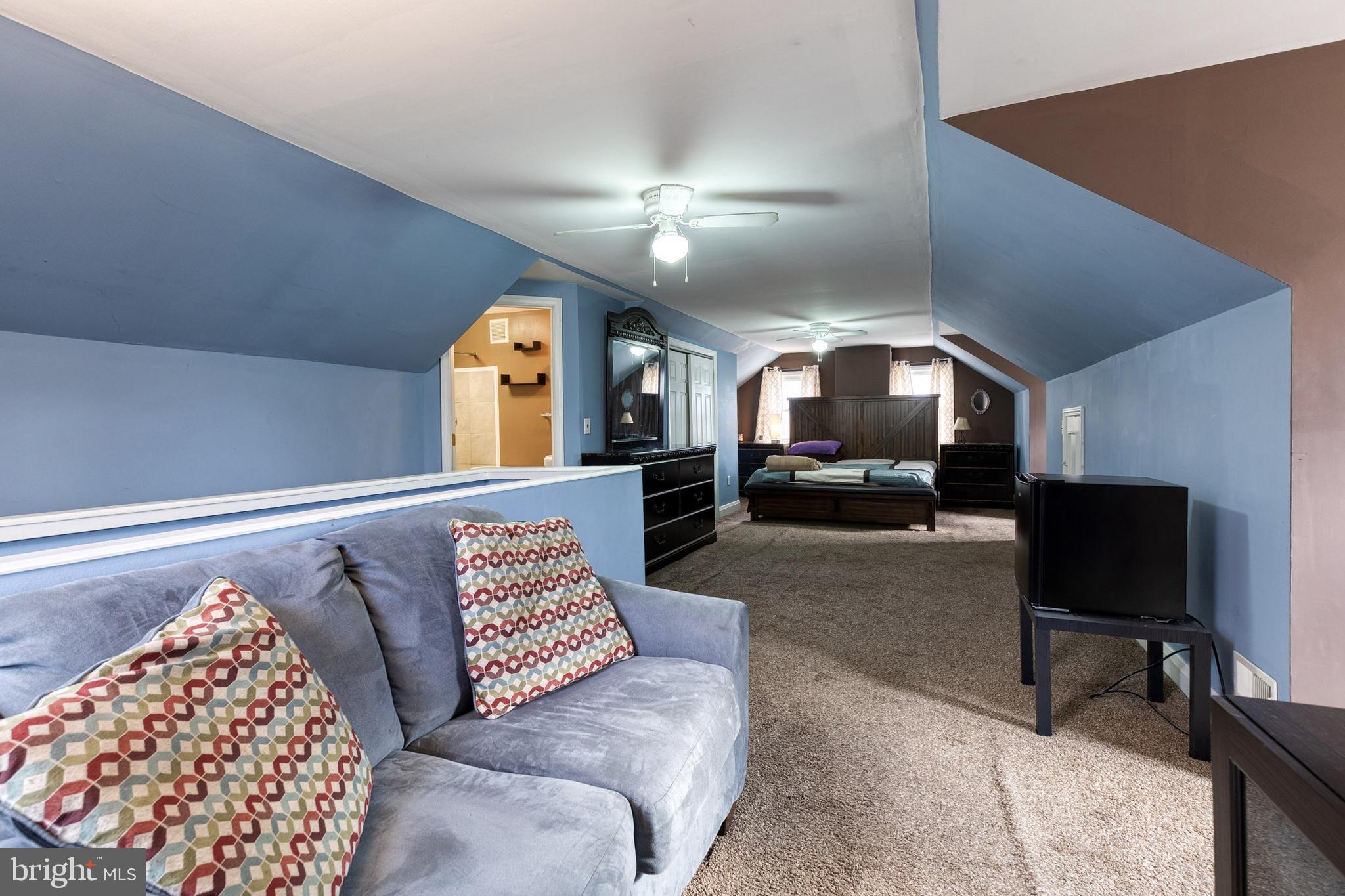 WILLIAMSBURG - Residential