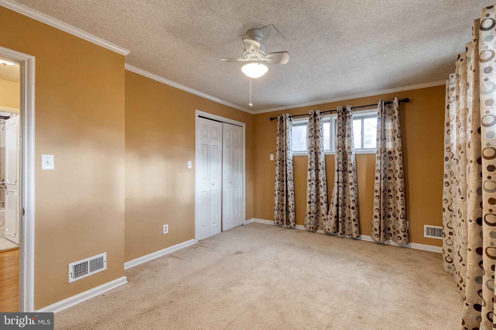 WILLIAMSBURG - Residential