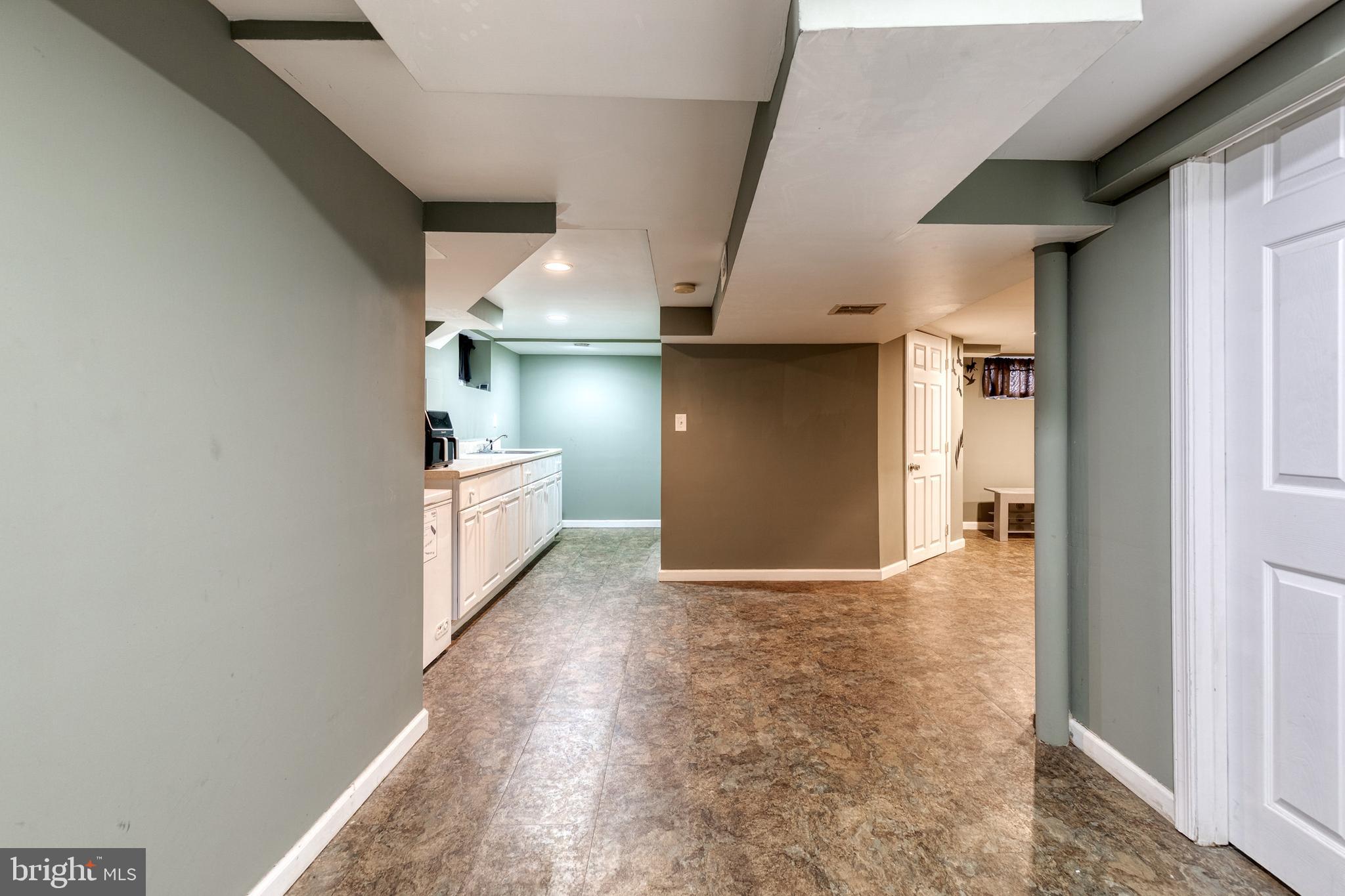 WILLIAMSBURG - Residential