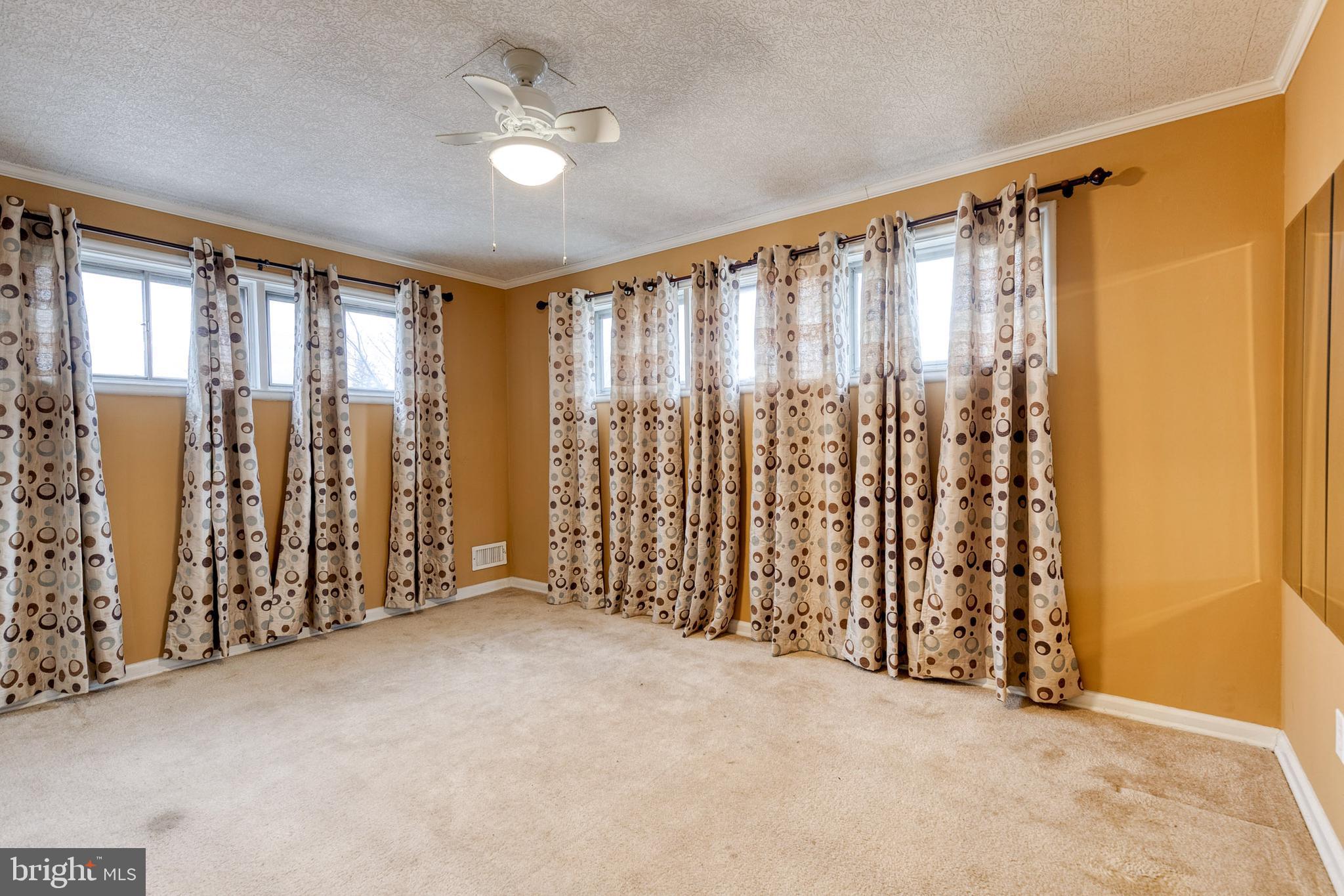 WILLIAMSBURG - Residential