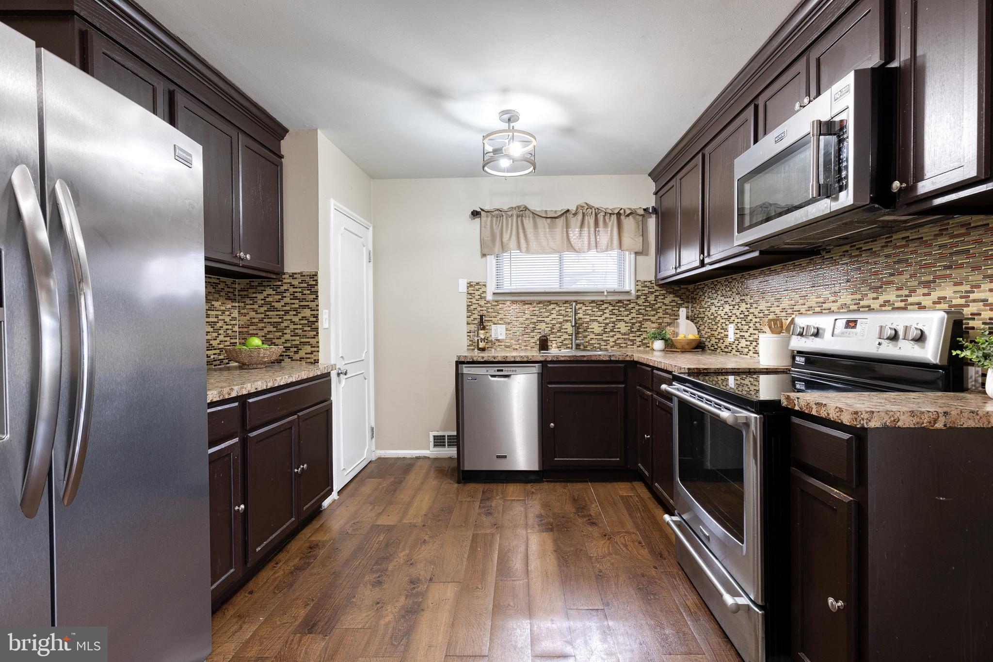 WILLIAMSBURG - Residential