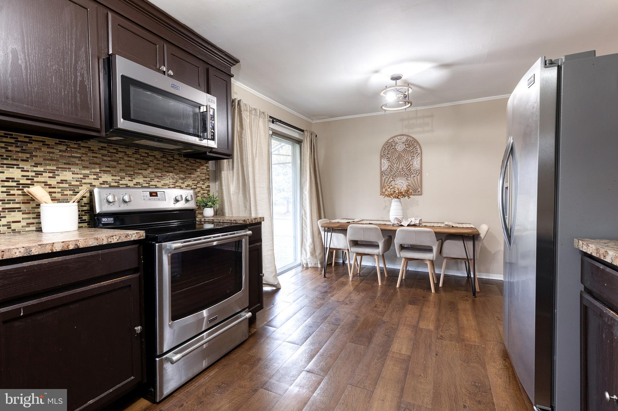 WILLIAMSBURG - Residential