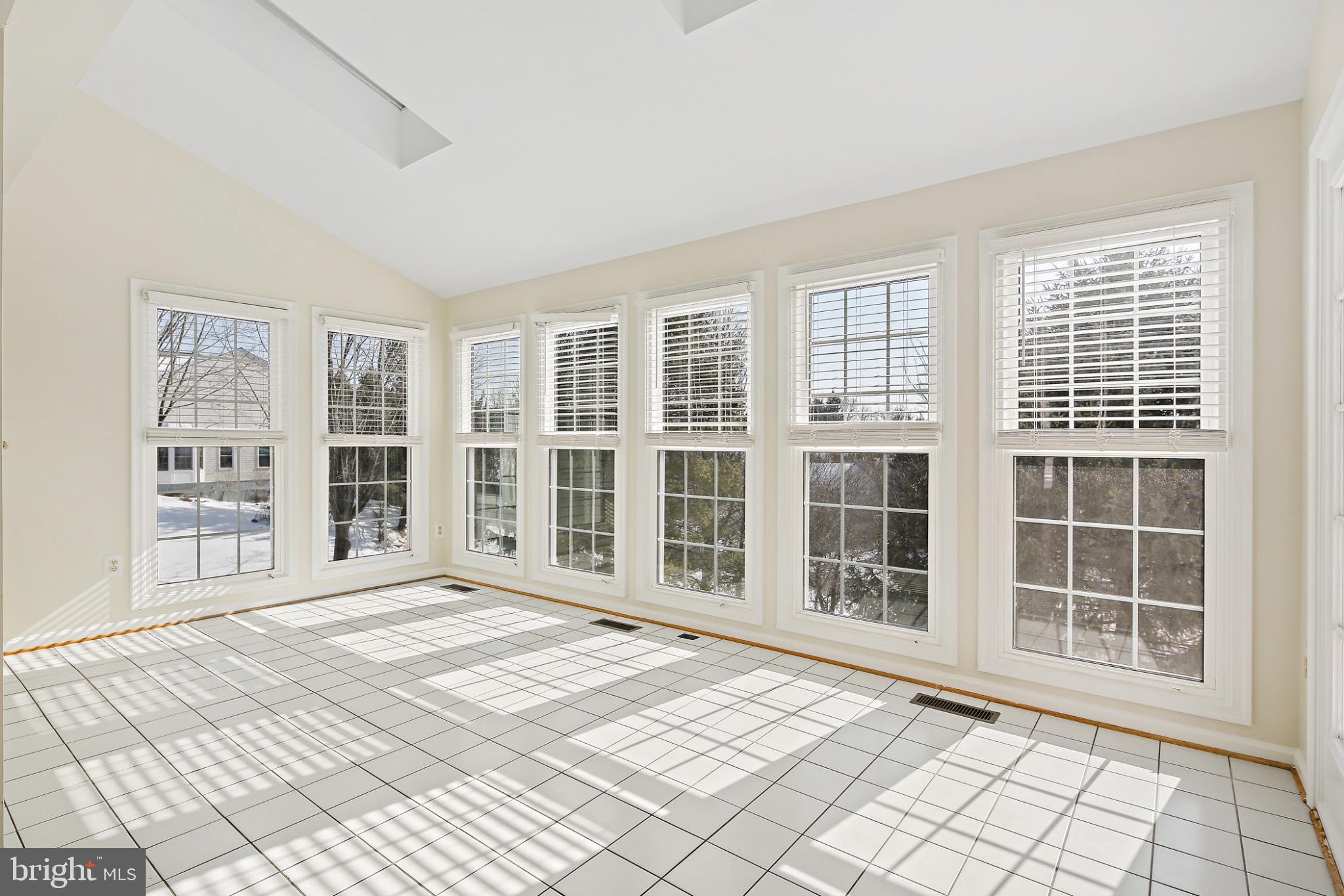 GUNVIEW FARM - Residential