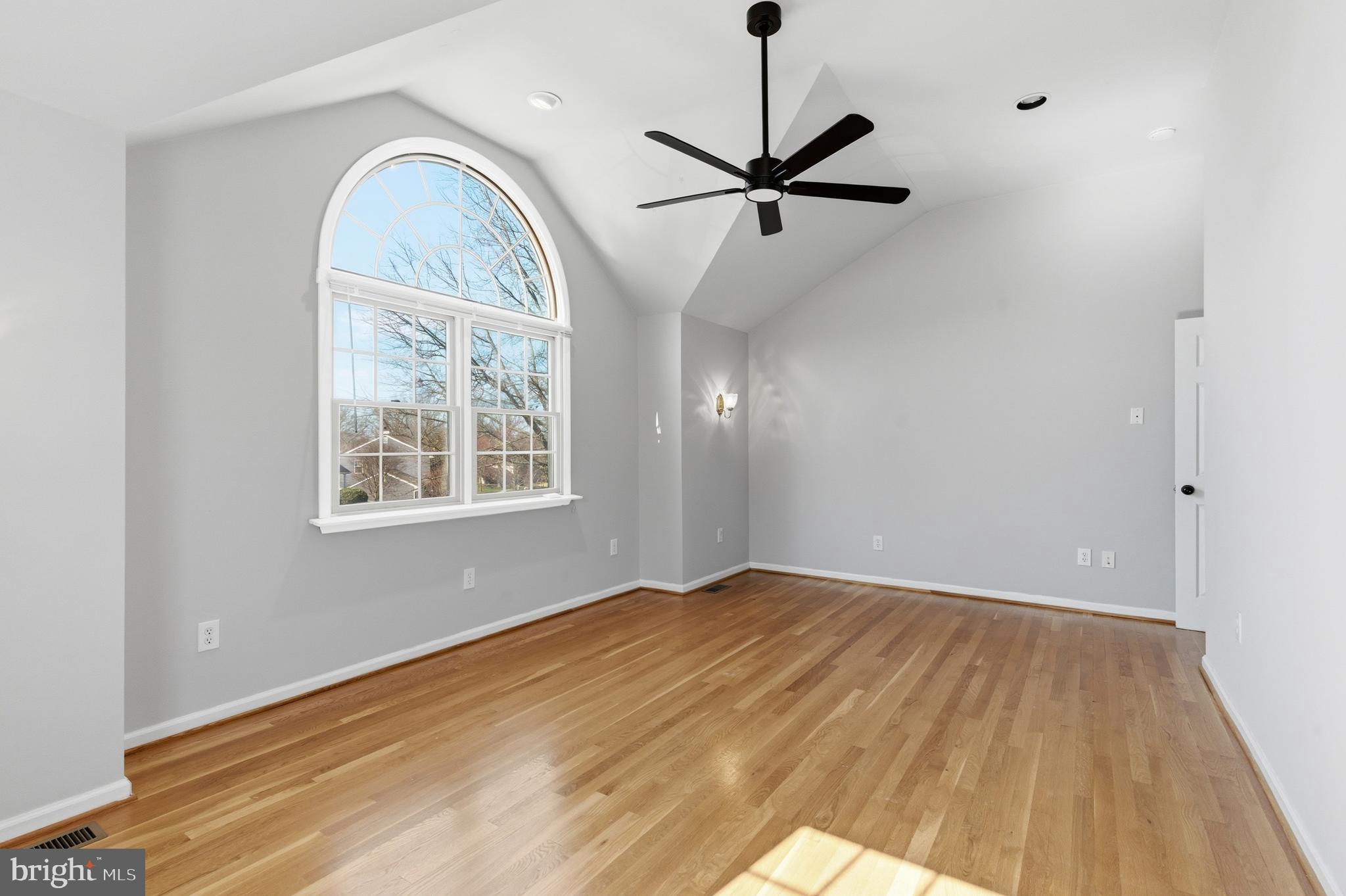 HEATHER KNOLL - Residential