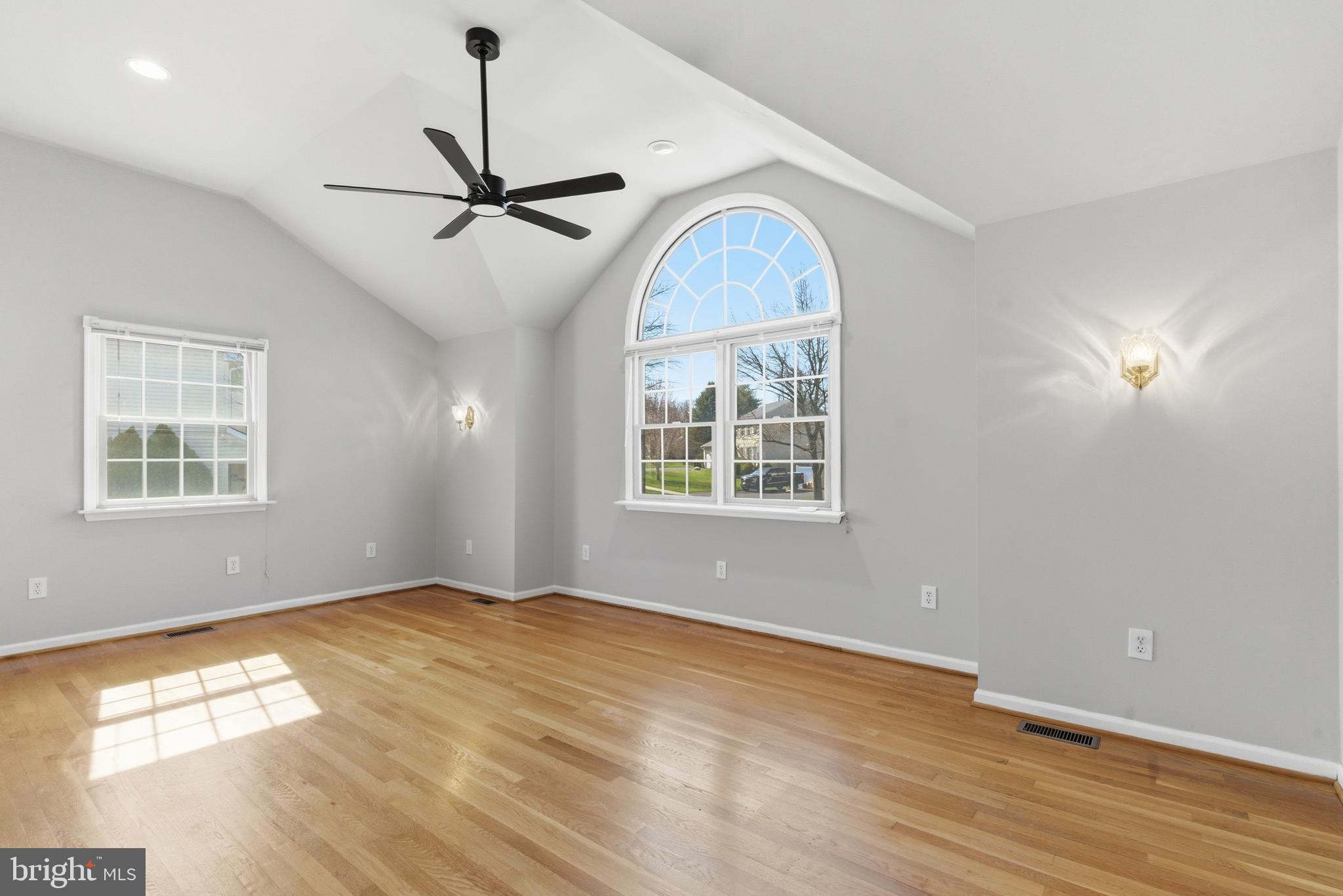 HEATHER KNOLL - Residential