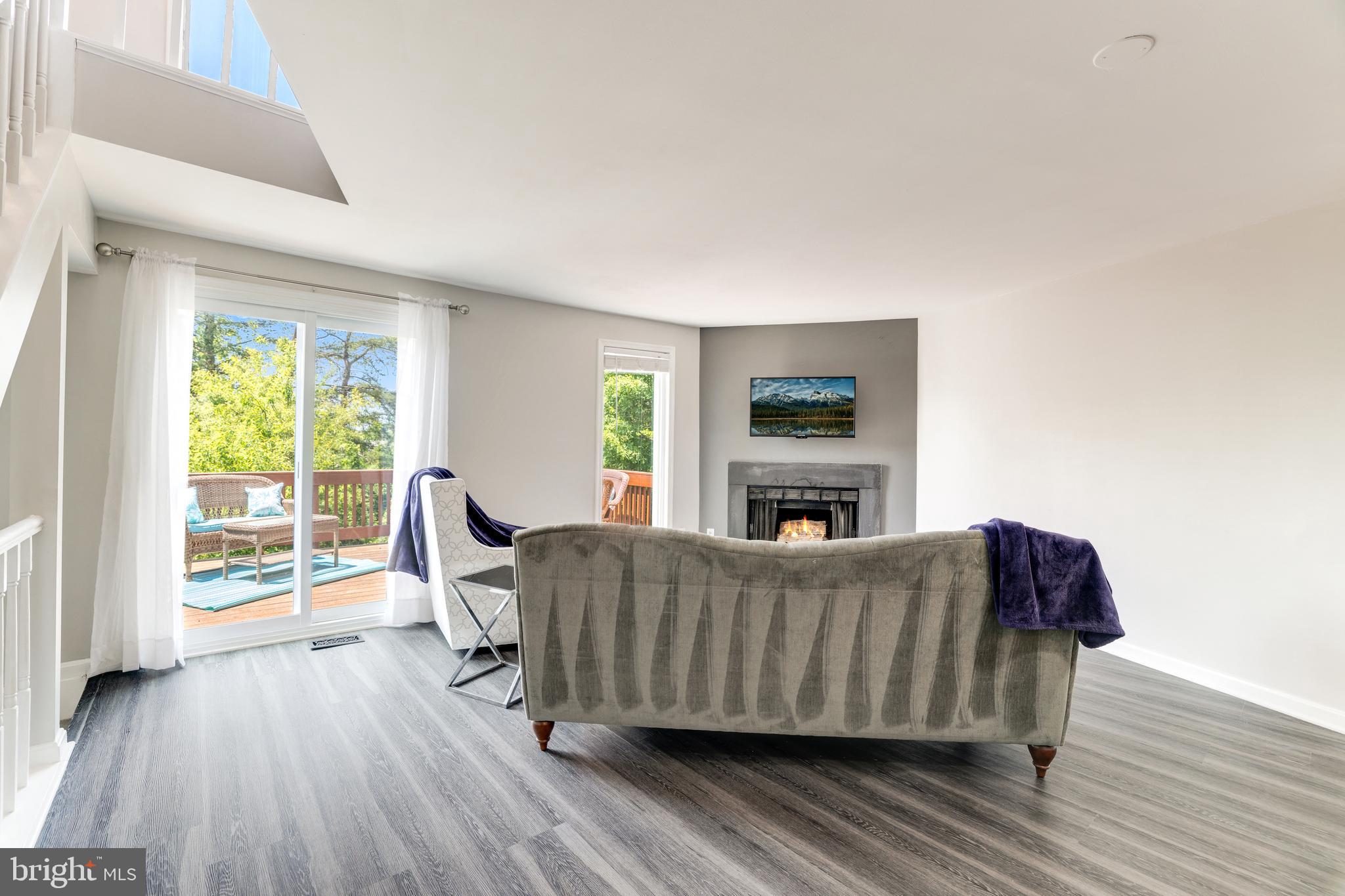 WHISPERHILL - Residential