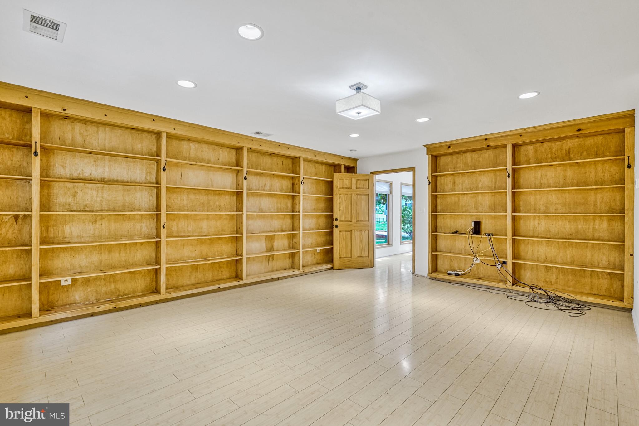 KINGWOOD PARK - Residential