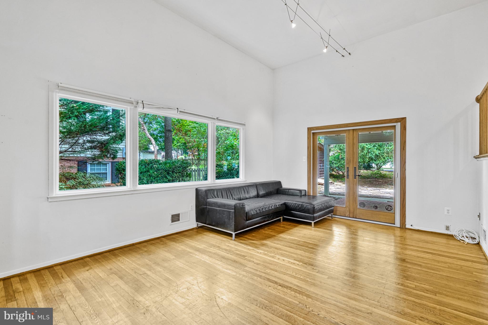 KINGWOOD PARK - Residential