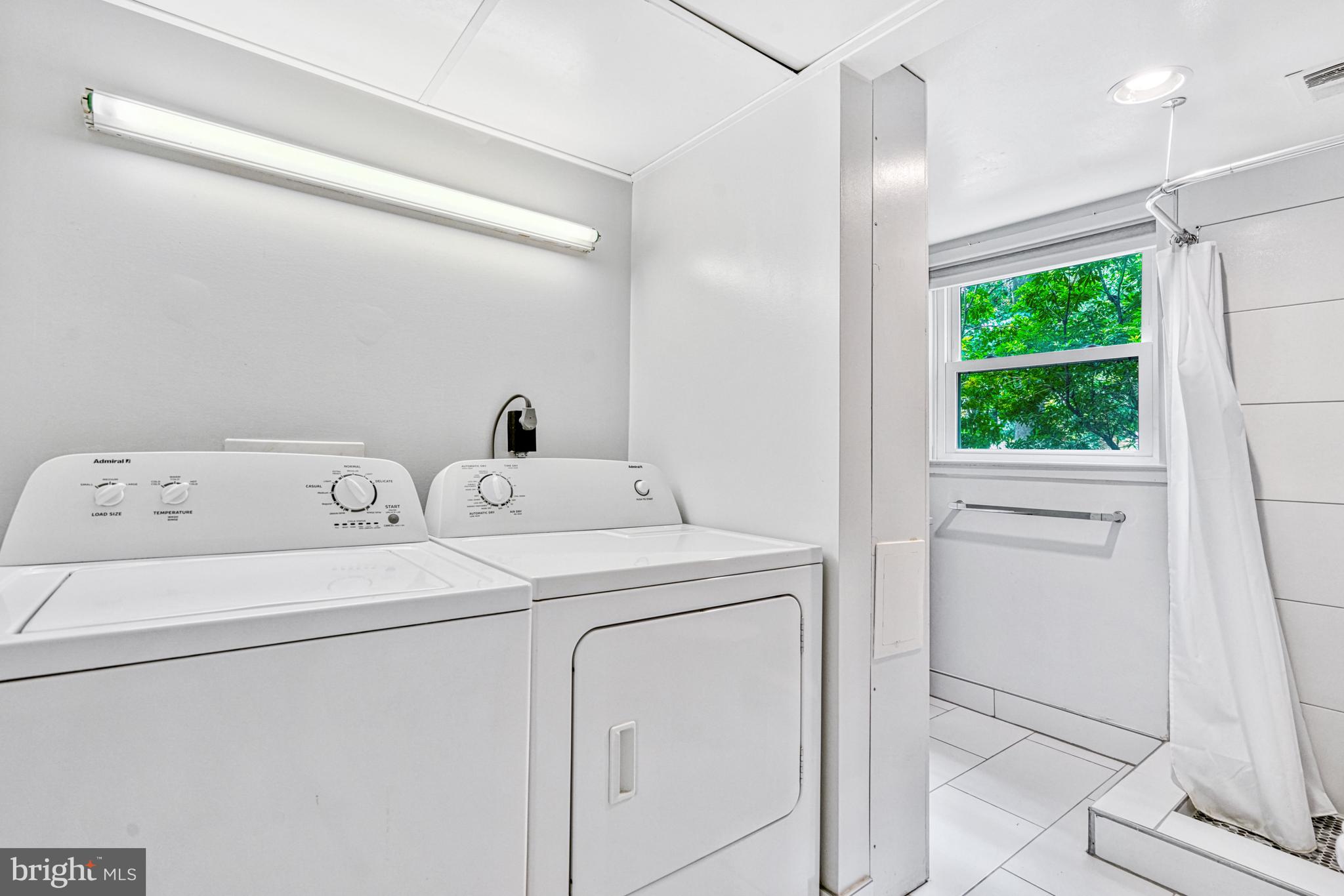 KINGWOOD PARK - Residential