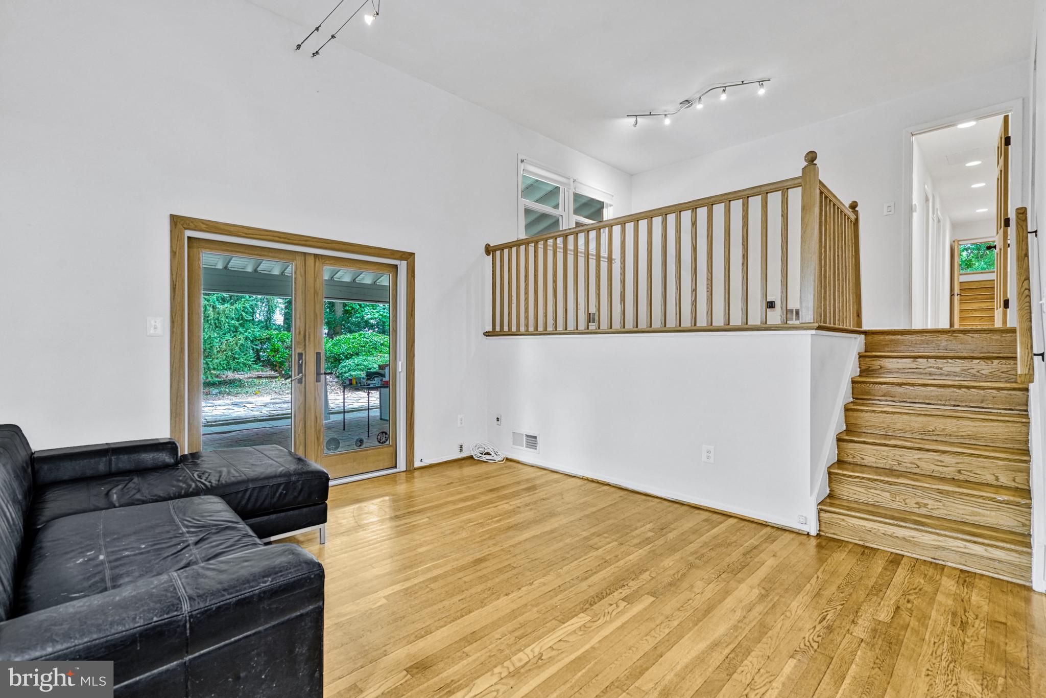 KINGWOOD PARK - Residential