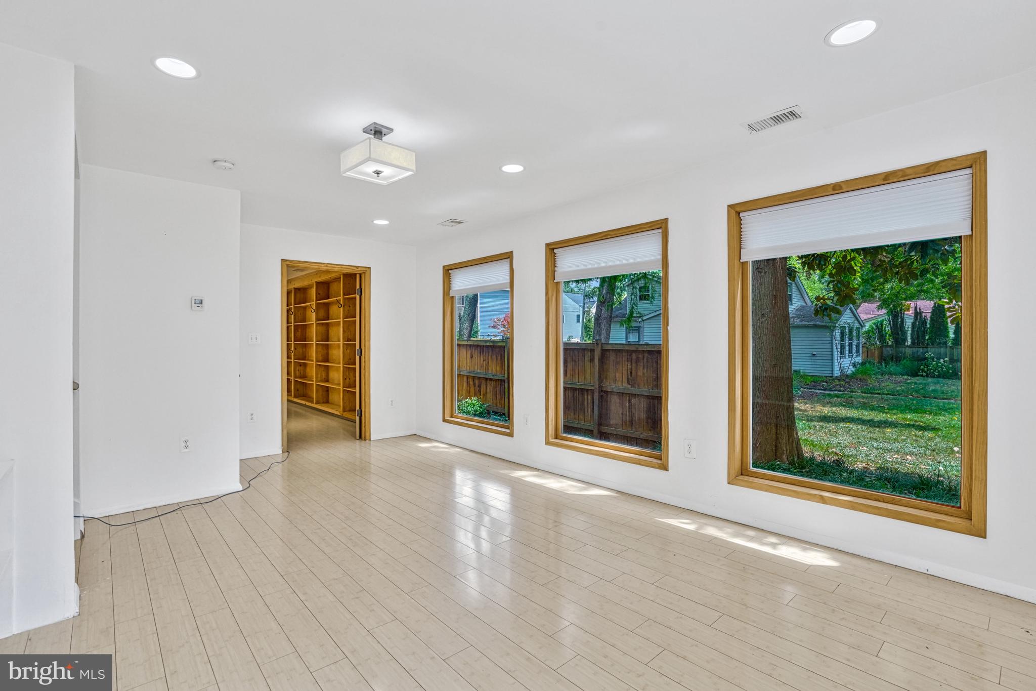 KINGWOOD PARK - Residential