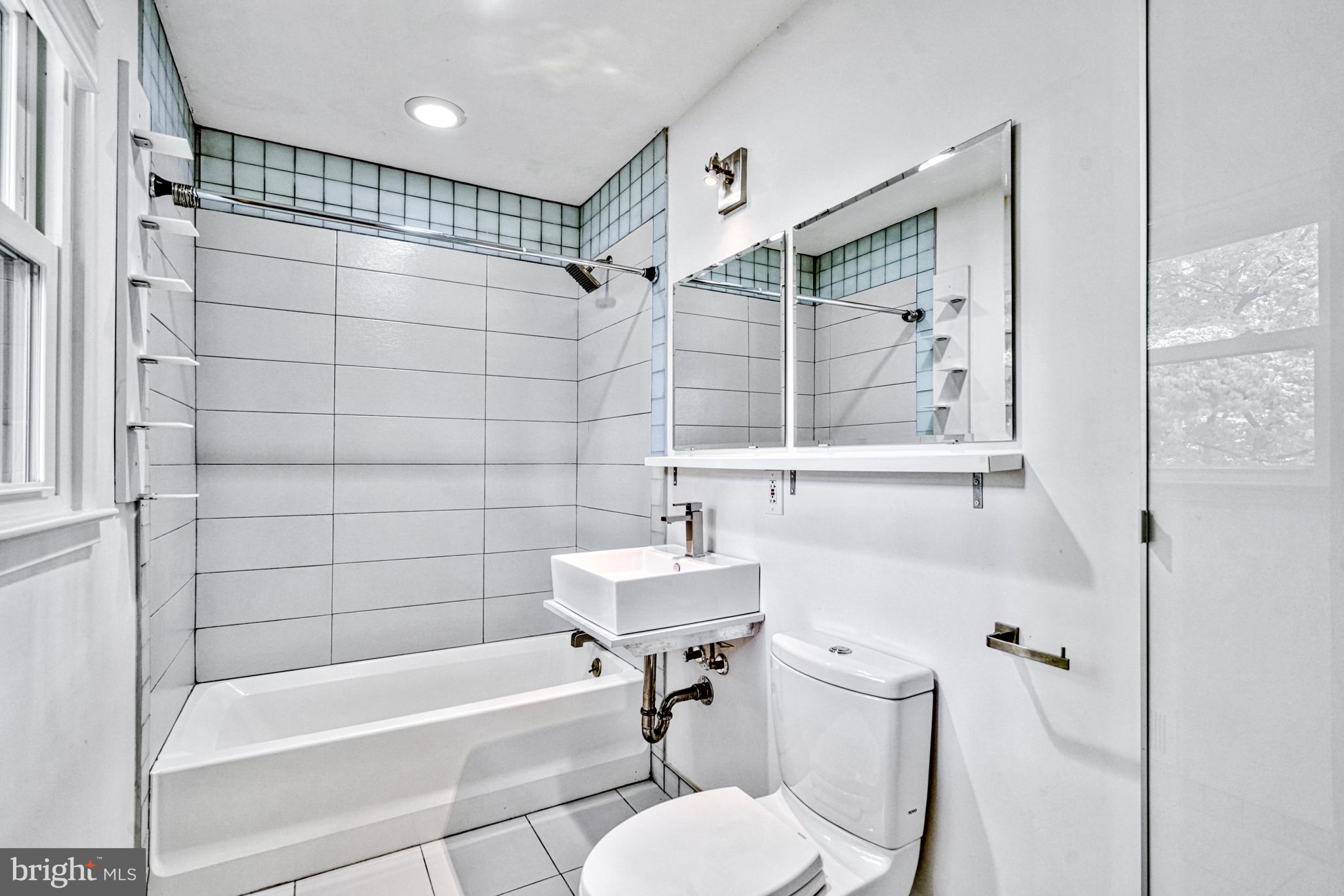 KINGWOOD PARK - Residential