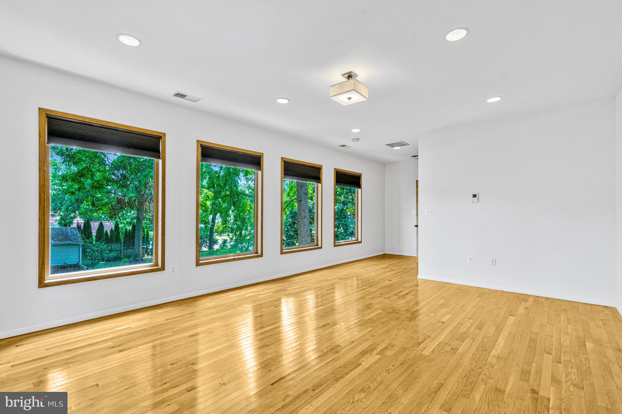 KINGWOOD PARK - Residential