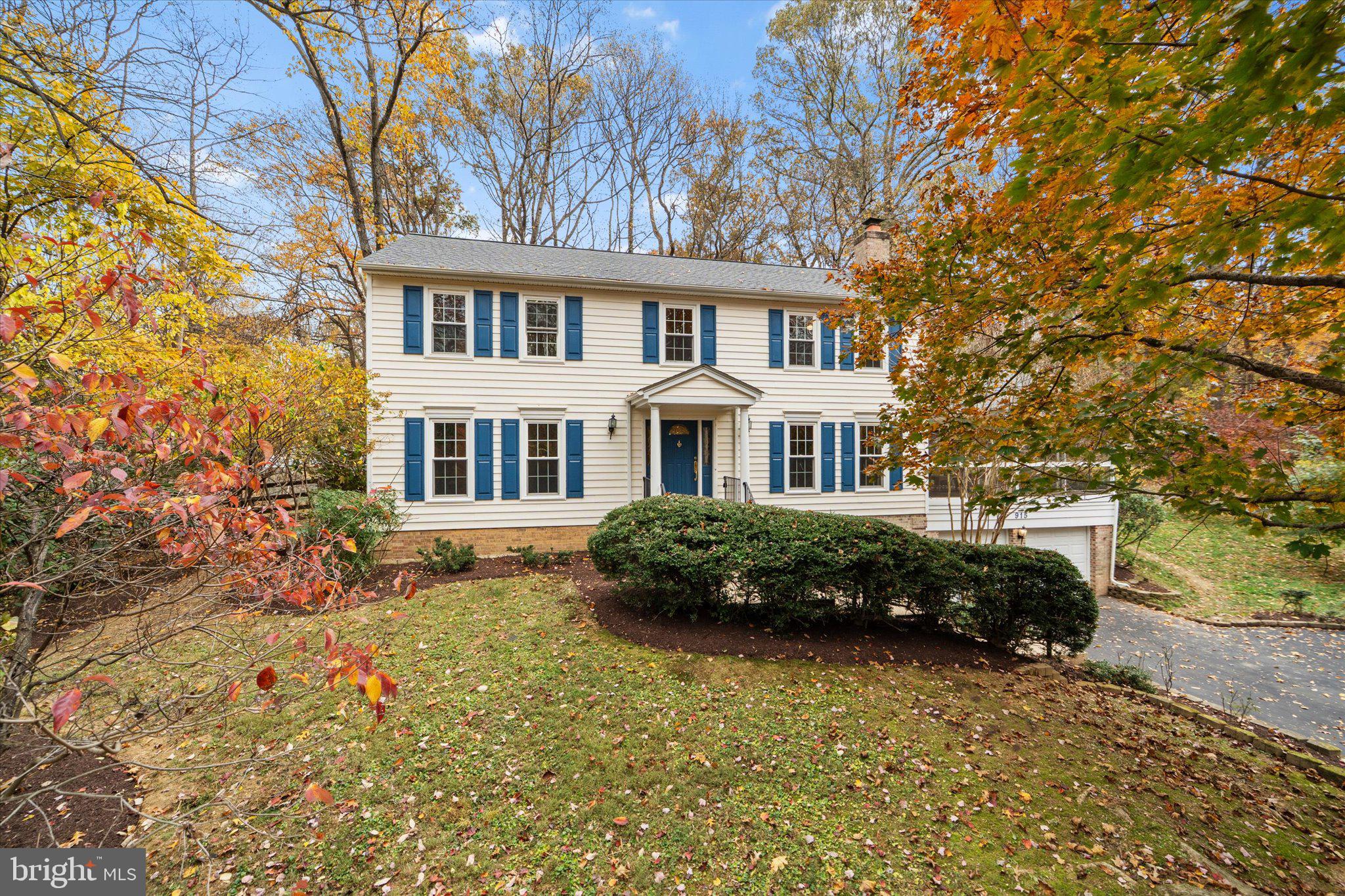 915 WELHAM GREEN ROAD