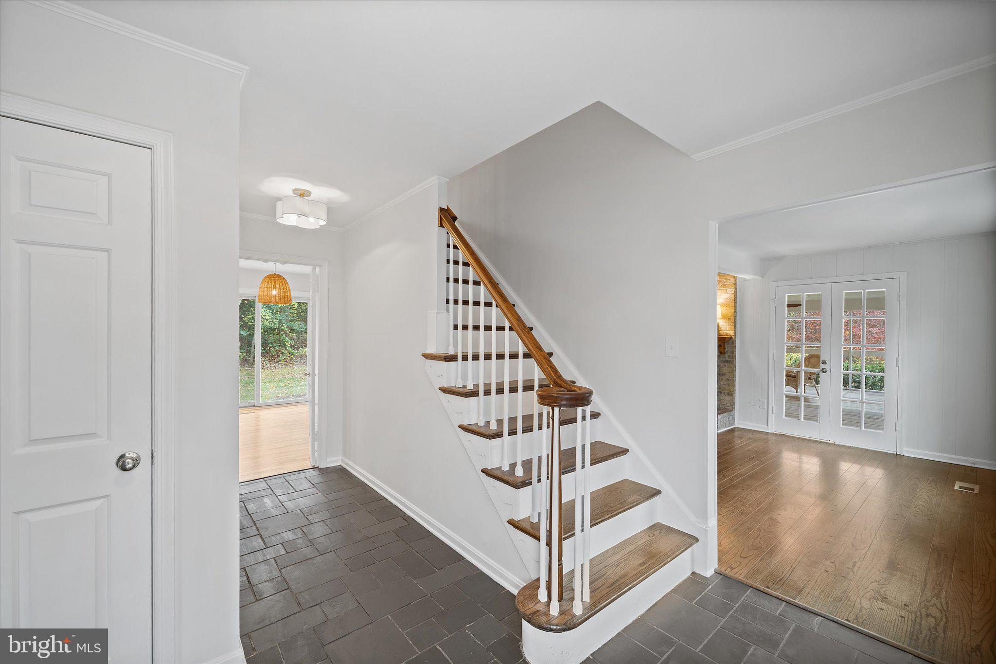 915 WELHAM GREEN ROAD